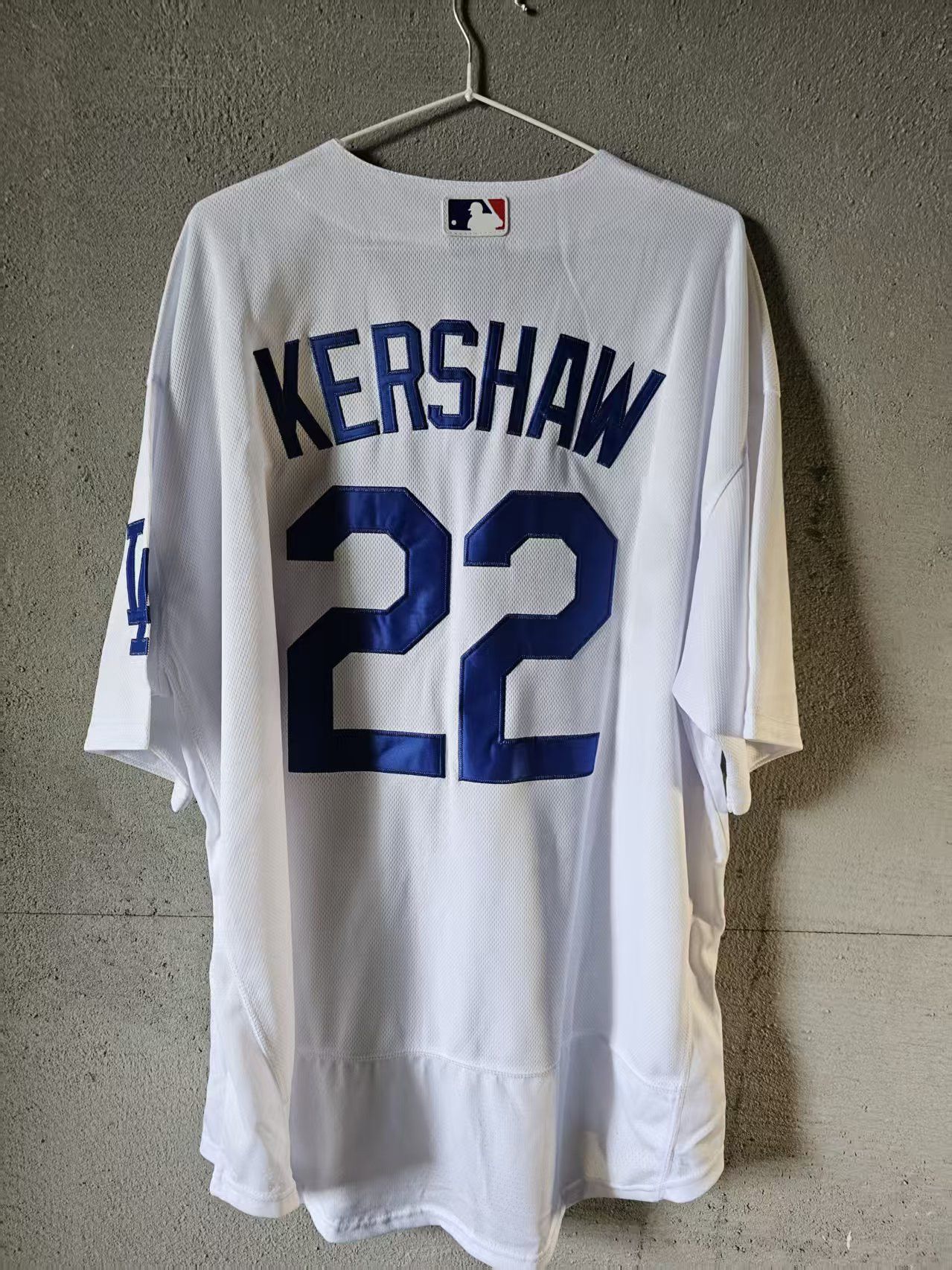 MLB Los Angeles Dodgers #22 Kershaw Jersey White Size US XL / EU 56 / 4 - 1 Thumbnail