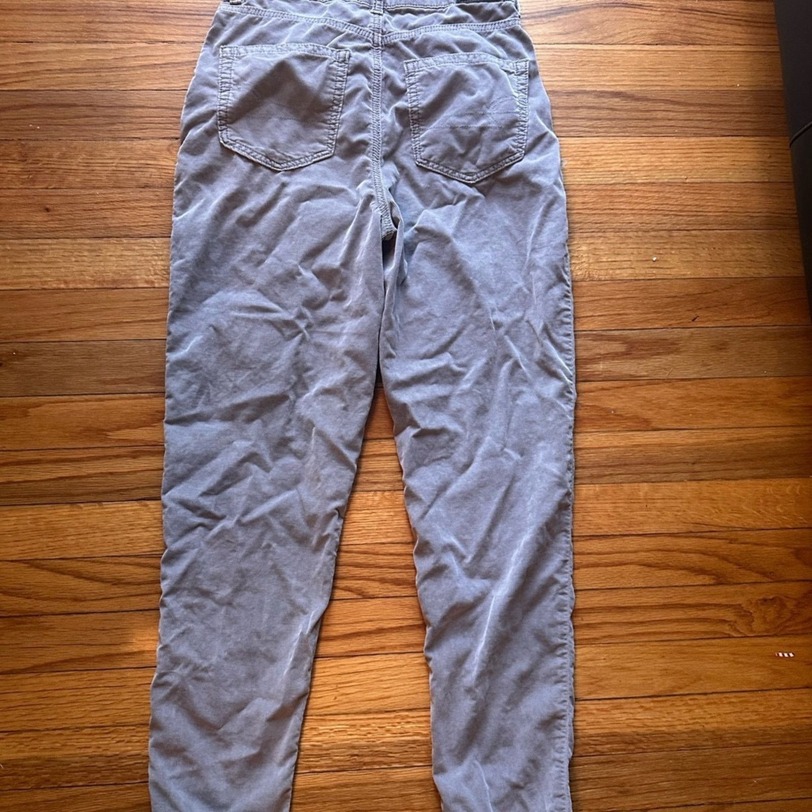 American Eagle Outfitters American Eagle Grey Corduroy Mom Jeans HighWaist Vintage Fit Size 26" / US 2 / IT 38 - 8 Thumbnail