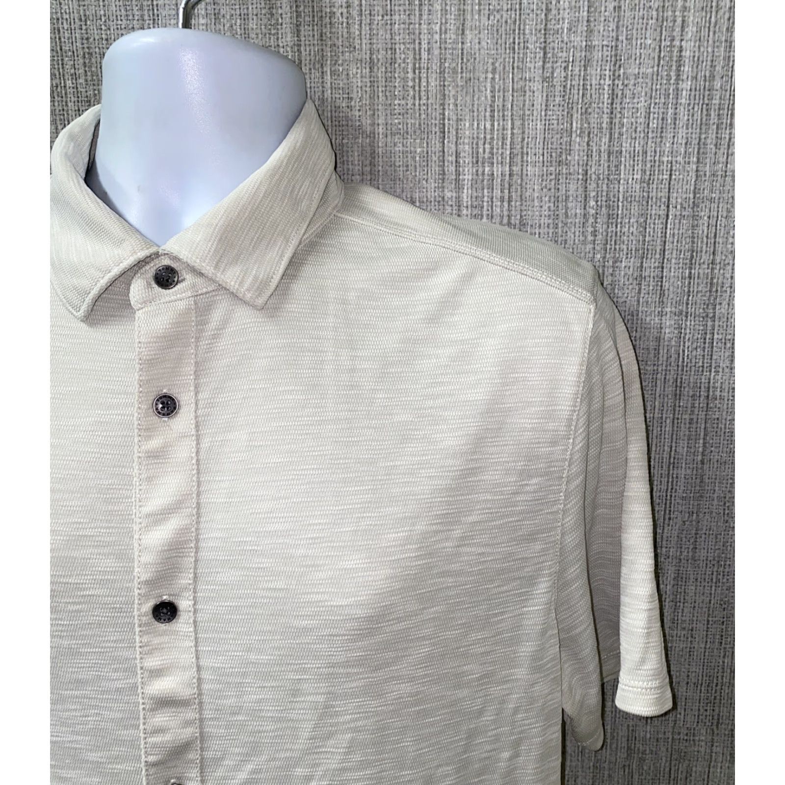 Tommy Bahama Tommy Bahama Shirt Mens Beige Short Sleeve Button Front Size M Button-Up Collared Beige Solid Regular Size US M / EU 48-50 / 2 - 2 Thumbnail
