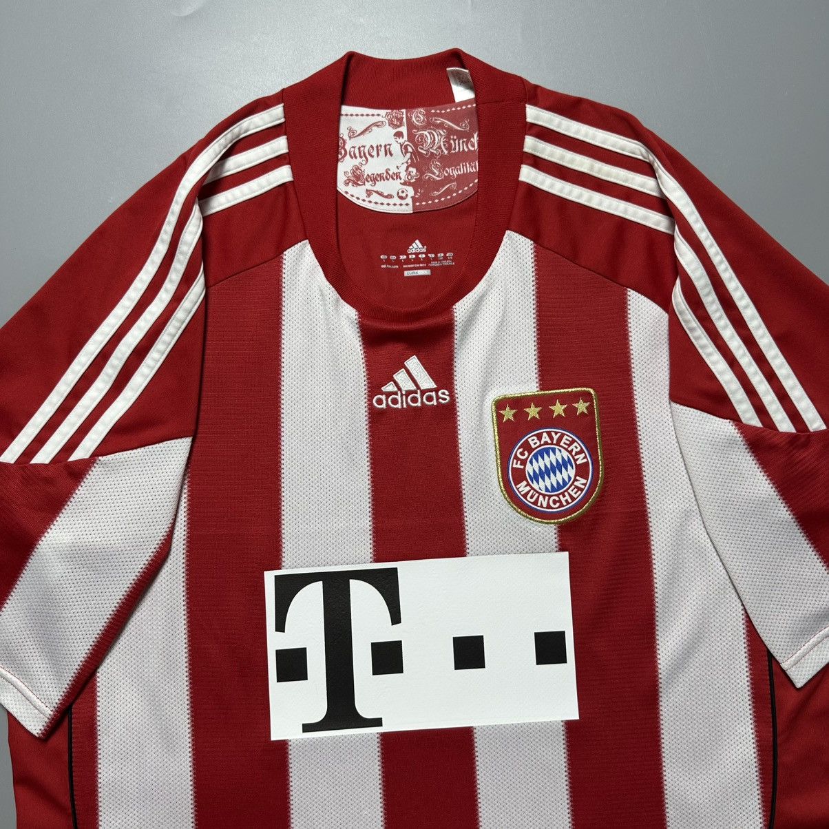 Vintage BAYERN ADIDAS 2010/2011 FOOTBALL HOME JERSEY #10 ROBBEN Size US L / EU 52-54 / 3 - 4 Thumbnail