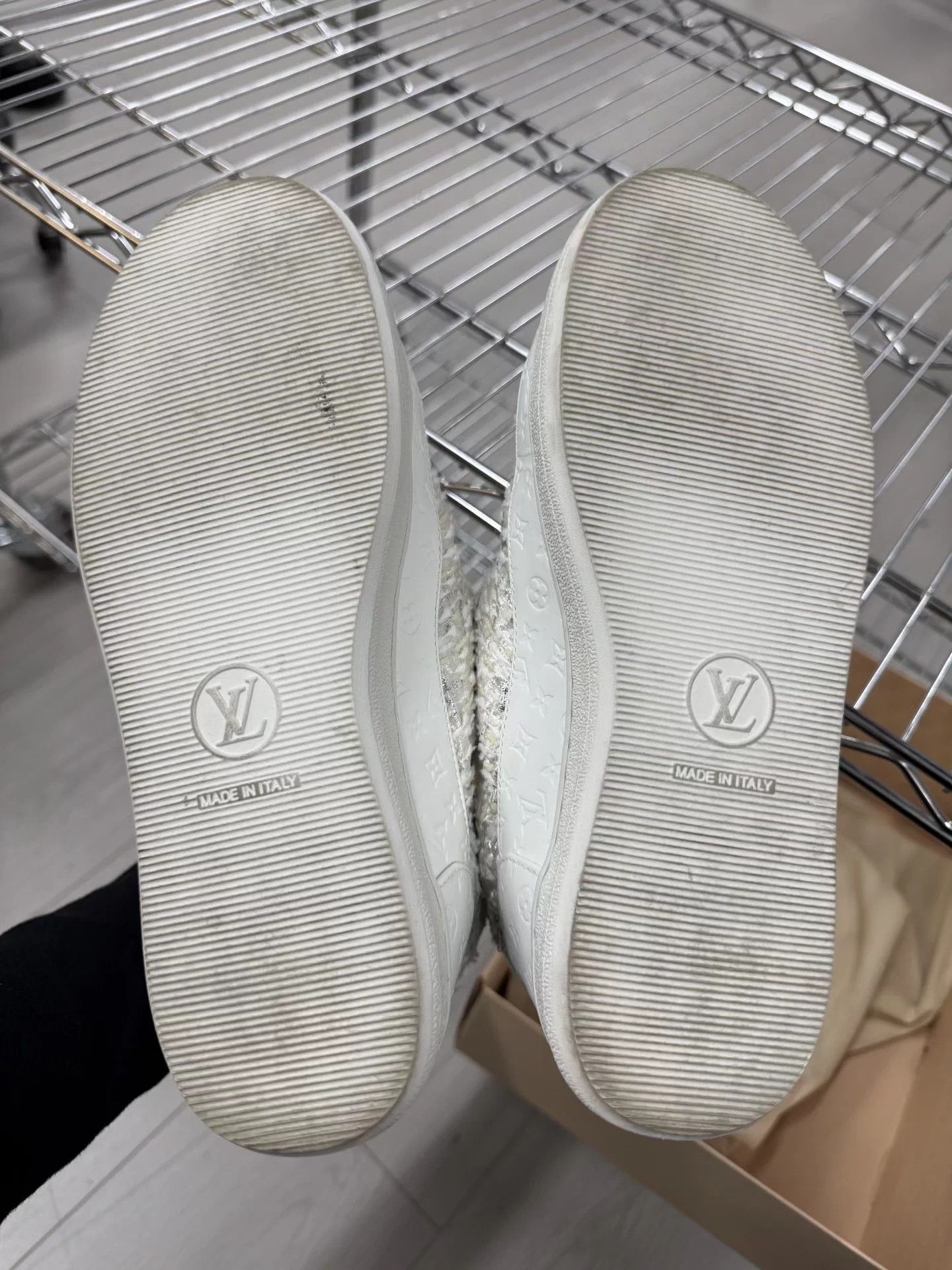 Louis Vuitton LV satin snow boots white size 37 Size US 6 / IT 36 - 2 Thumbnail