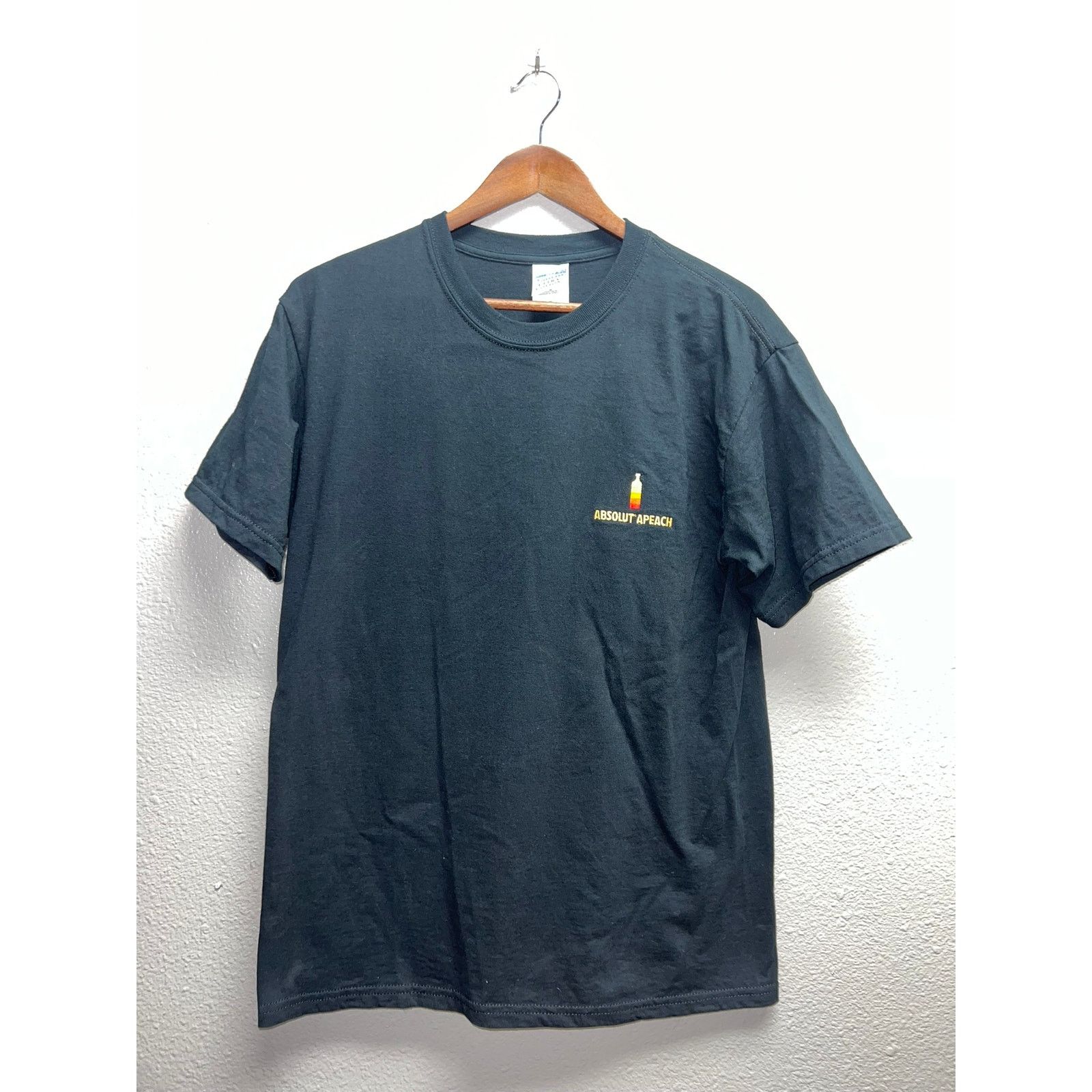 Gildan Vintage Absolut Shirt Absolute Apeach Vodka Liquor Tee 90s M Size US M / EU 48-50 / 2 - 1 Thumbnail