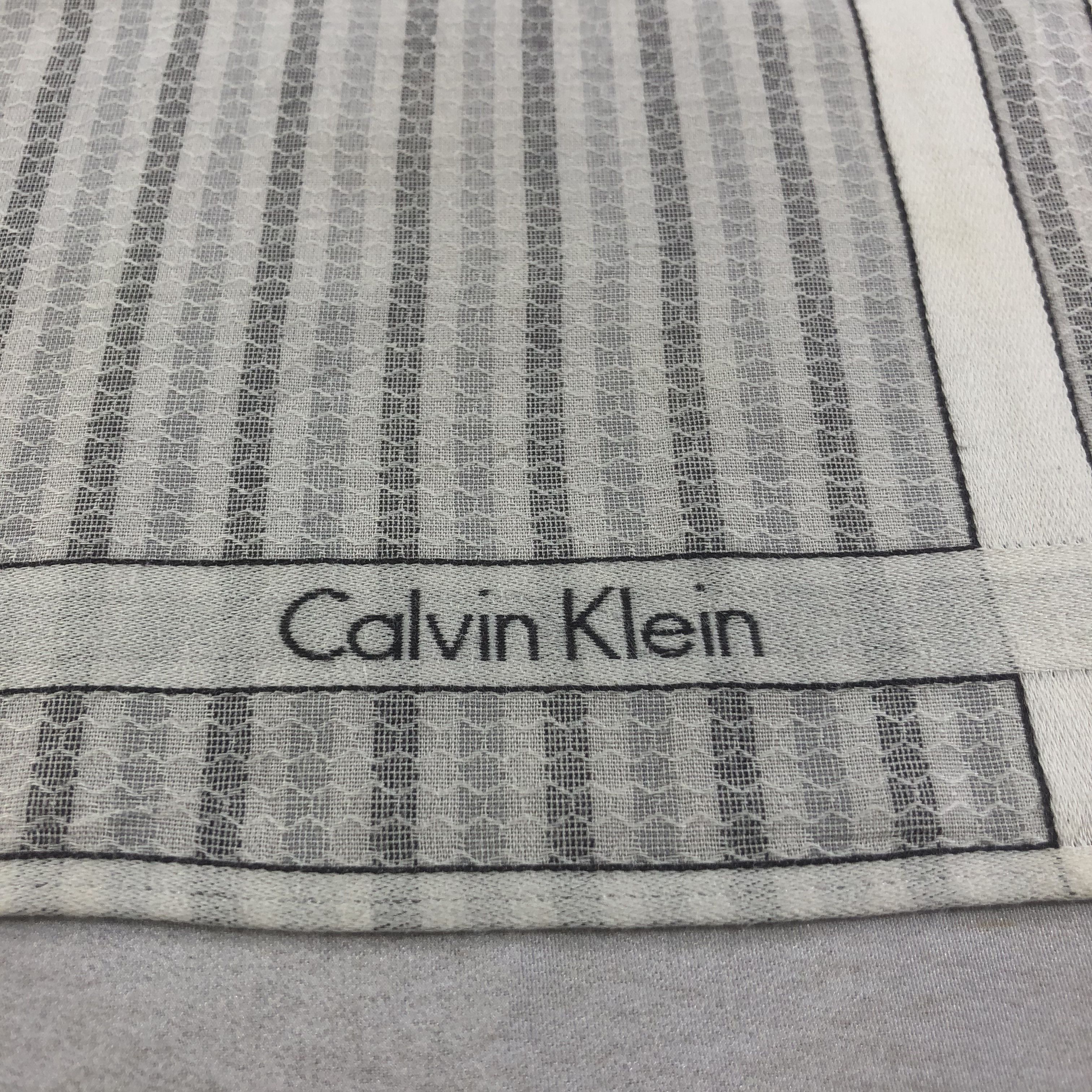 Calvin Klein Calvin Klein Handkerchief Neckerchief Bandana H2293 Size ONE SIZE - 4 Thumbnail
