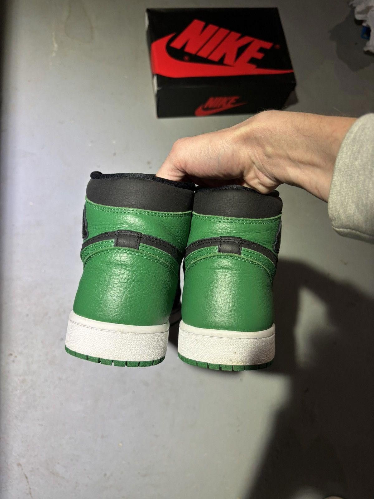 Jordan Brand Jordan 1 Pine Green Black Size US 10.5 / EU 43-44 - 8 Thumbnail