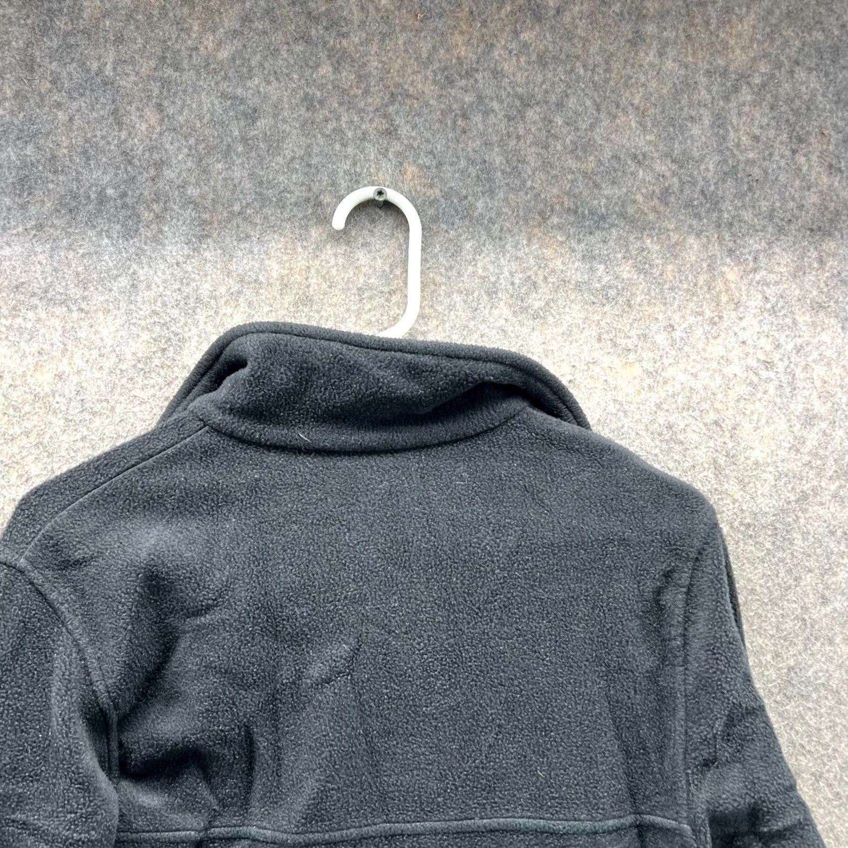 Vintage VINTAGE Columbia Sweater Women Small Black Full Zip Jacket Fleece Polyester Mountain Size S / US 4 / IT 40 - 2 Thumbnail