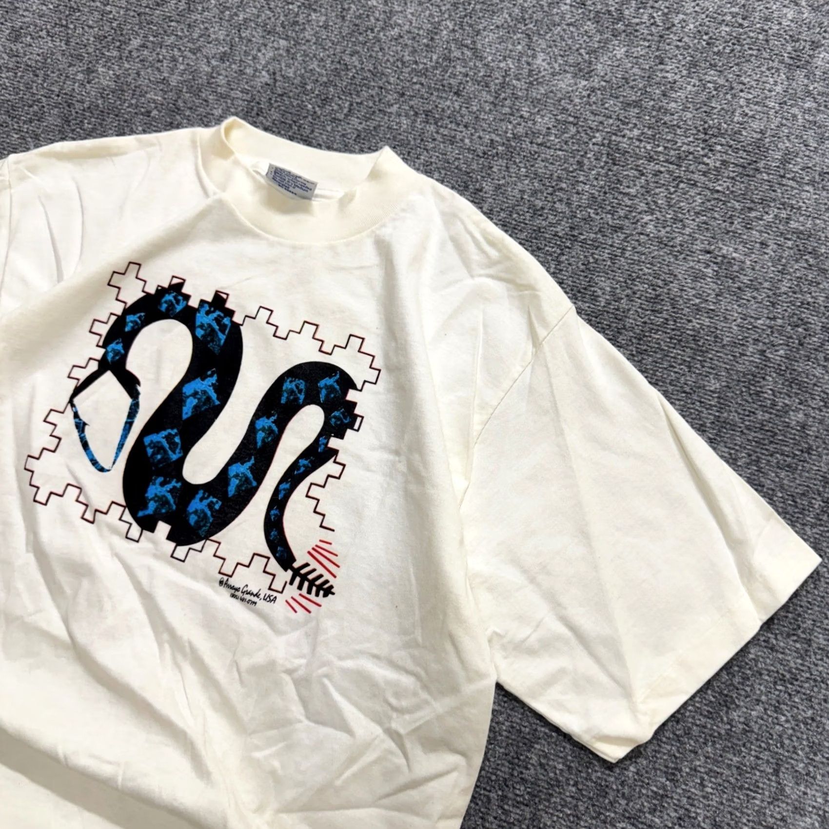 Vintage VINTAGE Unbranded T-shirt Snake Patterned All Sports 100% Cotton XL Men's Regular Single Stitch Shirt Mens XL Snake Patterned T-shirt Size US XL / EU 56 / 4 - 2 Thumbnail