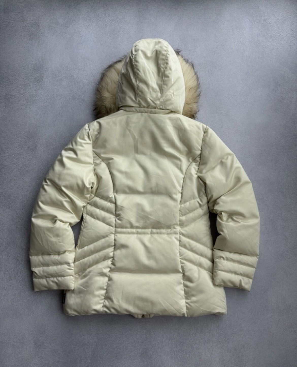 Moncler Vintage Moncler Beige Fur Woman Down Long Puffer Jacket Sz L Size L / US 10 / IT 46 - 8 Thumbnail