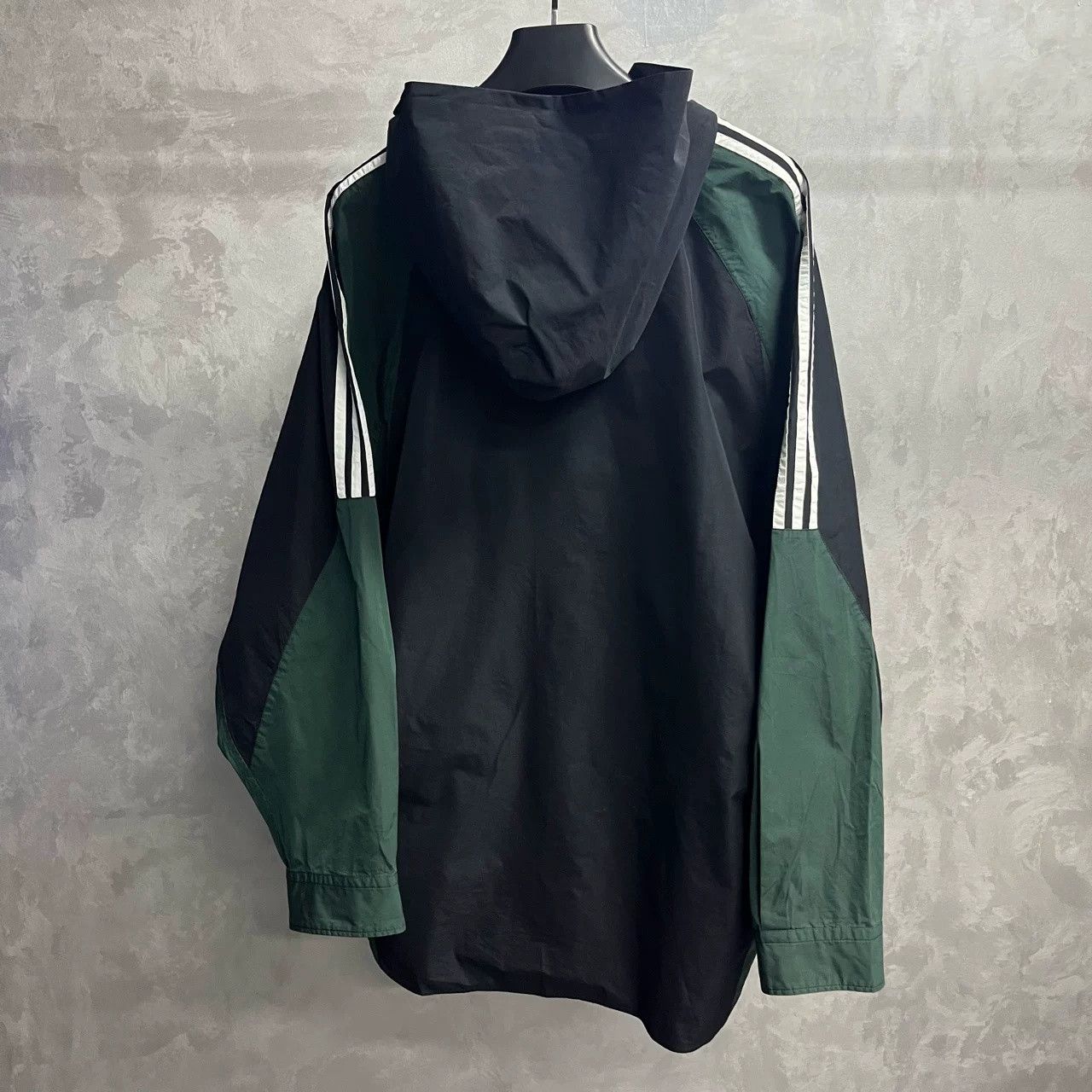 Balenciaga Balenciaga Black Green Logo Windbreaker Jacket Size US XL / EU 56 / 4 - 5 Thumbnail