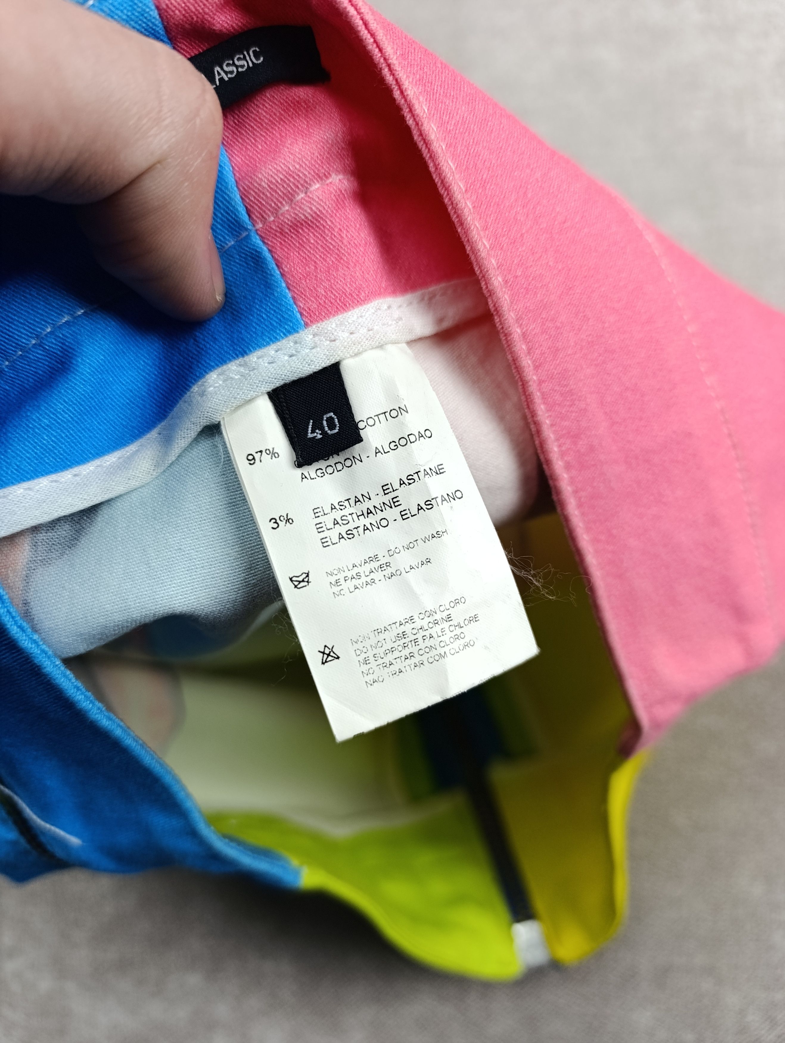 Versace Y2K DONATELLO VERSACE LOW WAISTED COLOURFUL MINI SKIRT Size 27" / US 4 / IT 40 - 7 Thumbnail