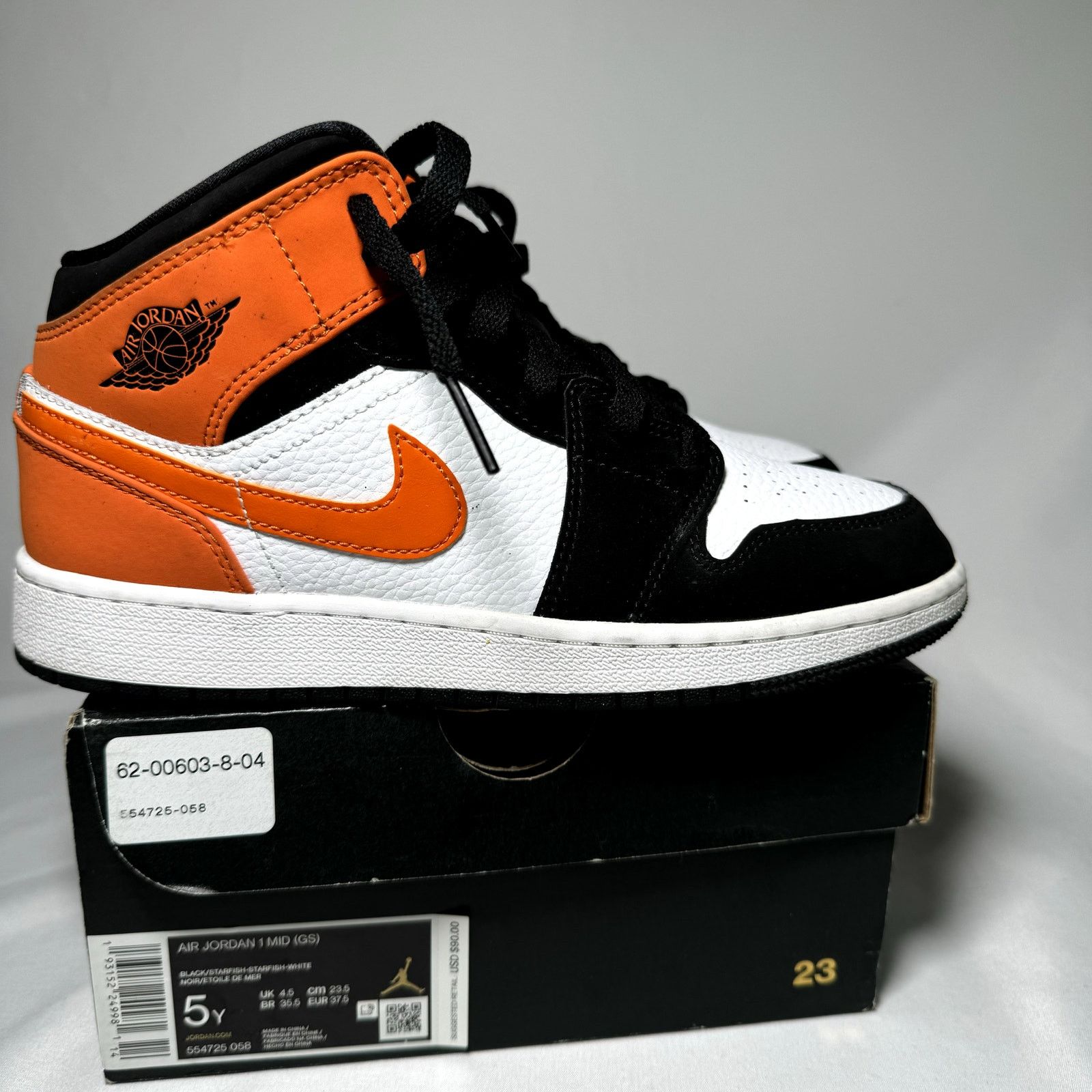 Jordan Brand × Nike Size 5 - Air Jordan 1 Mid GS Shattered Blackboard 2019 Shoes Size US 5 / EU 37 - 1 Thumbnail