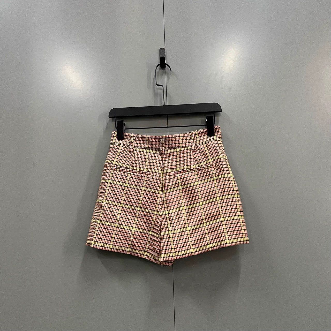 Valentino Valentino Check Short 38 NWT Size 26" / US 2 / IT 38 - 2 Thumbnail