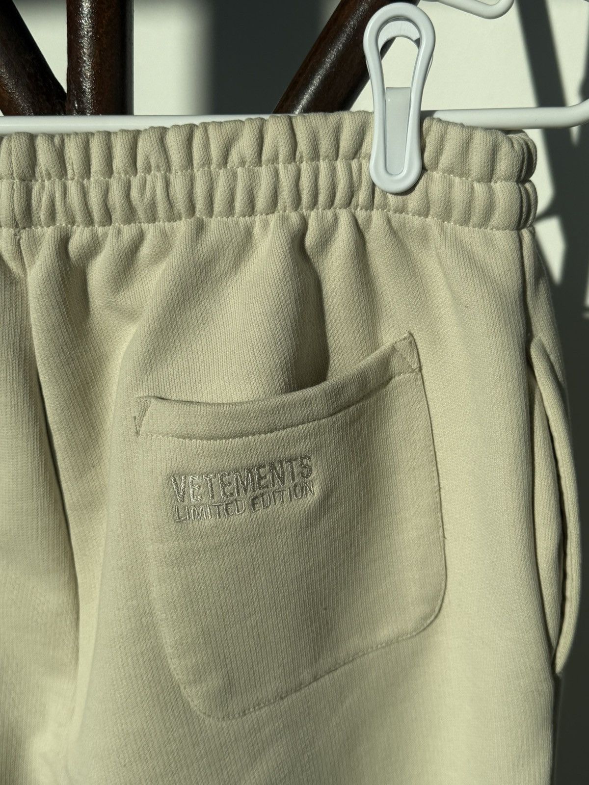 Vetements Vetements old english / anarchy sweatpants Size US 34 / EU 50 - 5 Thumbnail