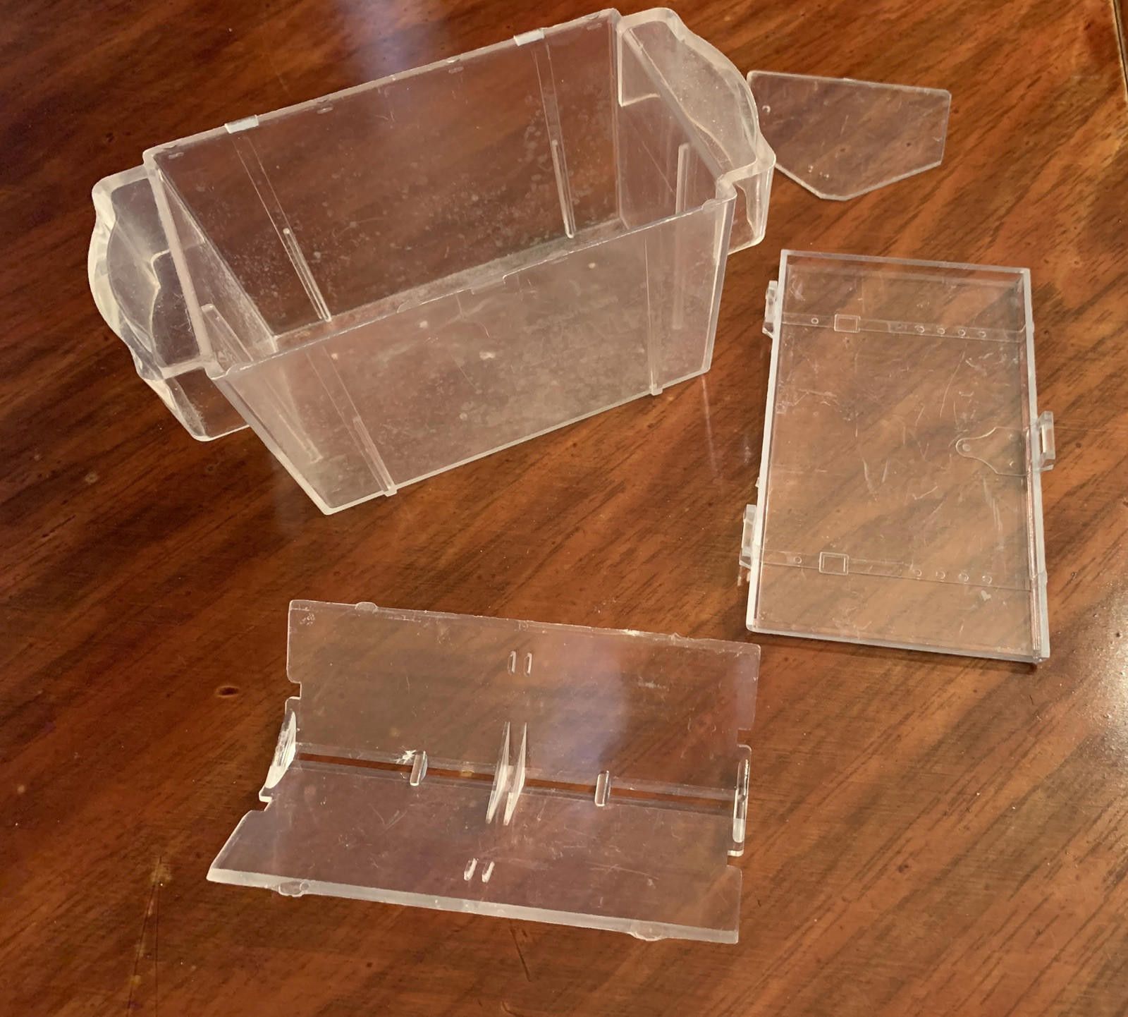 Hart Schaffner Marx Floating Hartz Aquarium Breeding Tank for Live Bearing Fish Size ONE SIZE - 3 Thumbnail
