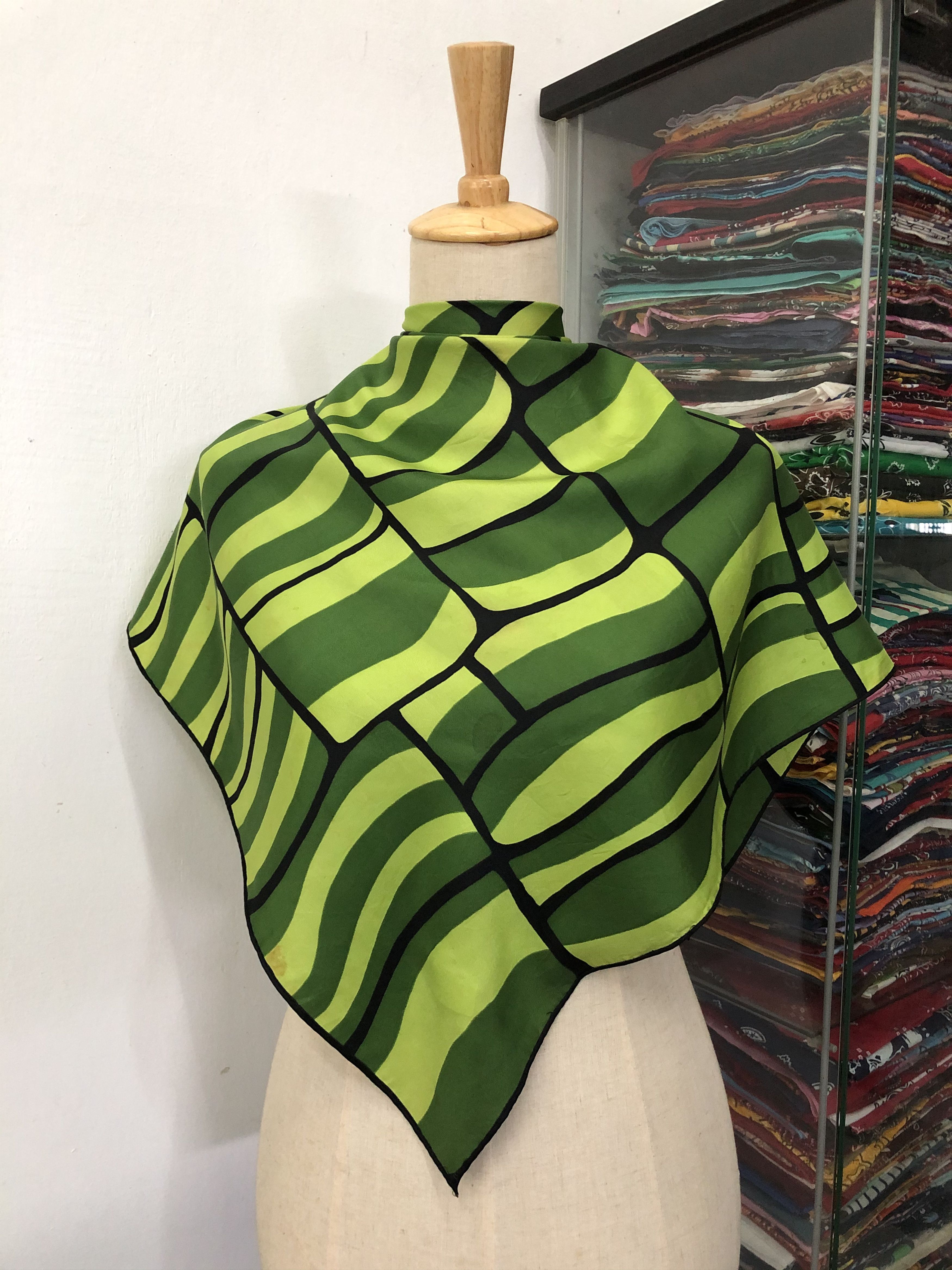 Vintage Vintage Silk Scarf Size ONE SIZE - 1 Thumbnail