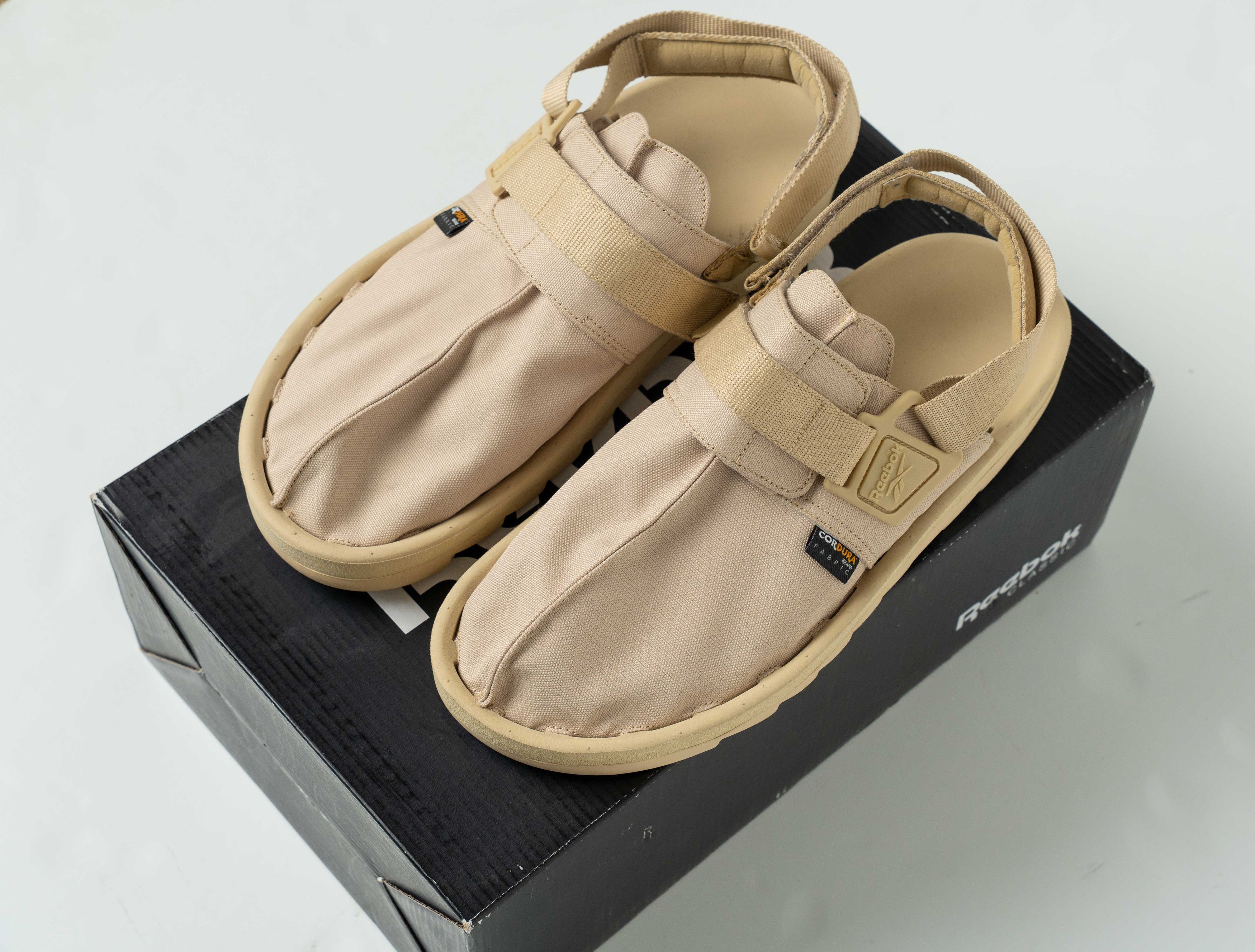 Reebok Reebok Beatnik men size 12 Beige Mules Codura mint condition Size US 12 / EU 45 - 1 Thumbnail