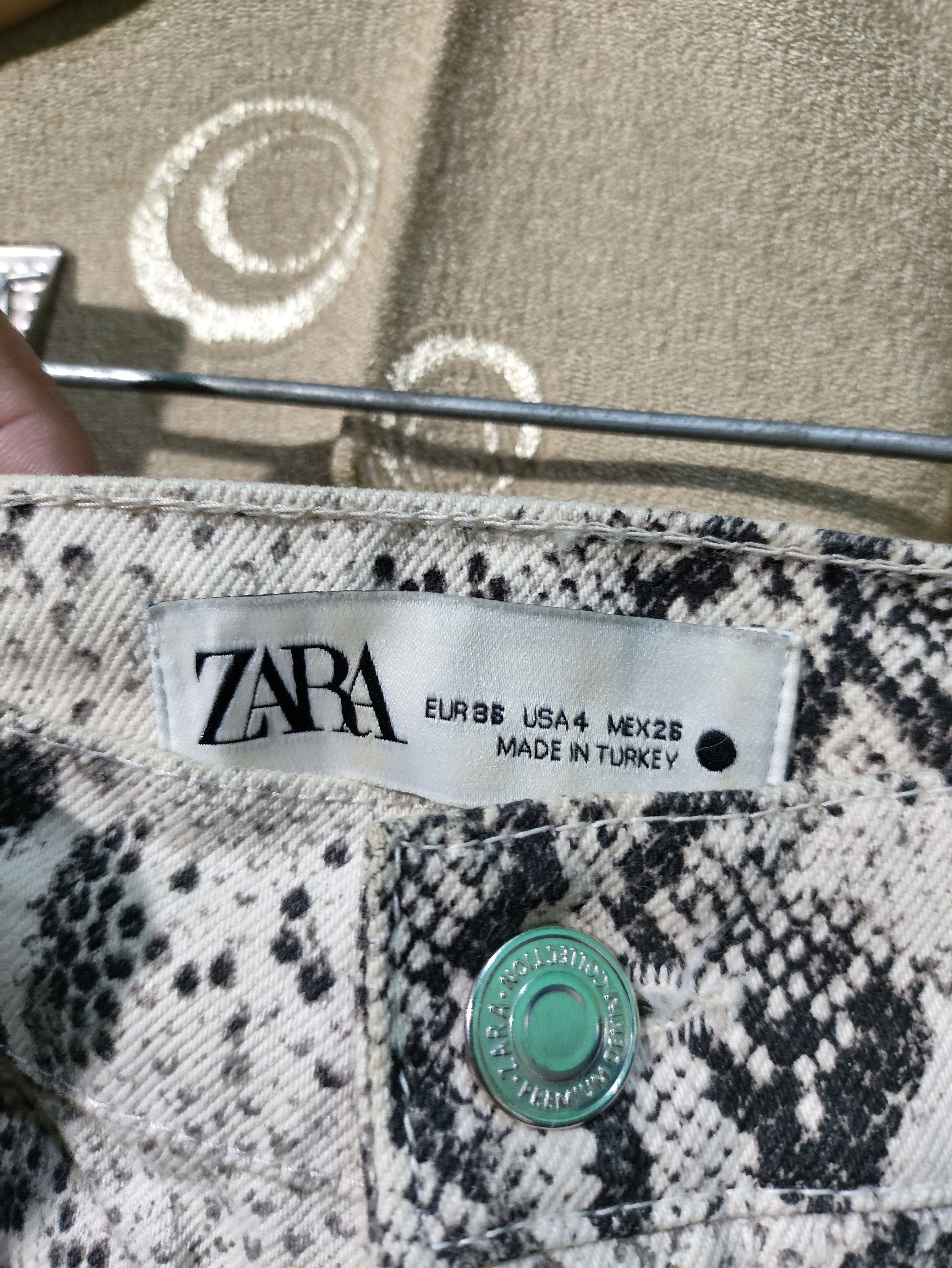 Zara ZARA 90’s Snake Print Trendy Jeans Tan Zip fly Pockets Size 27" / US 4 / IT 40 - 3 Thumbnail
