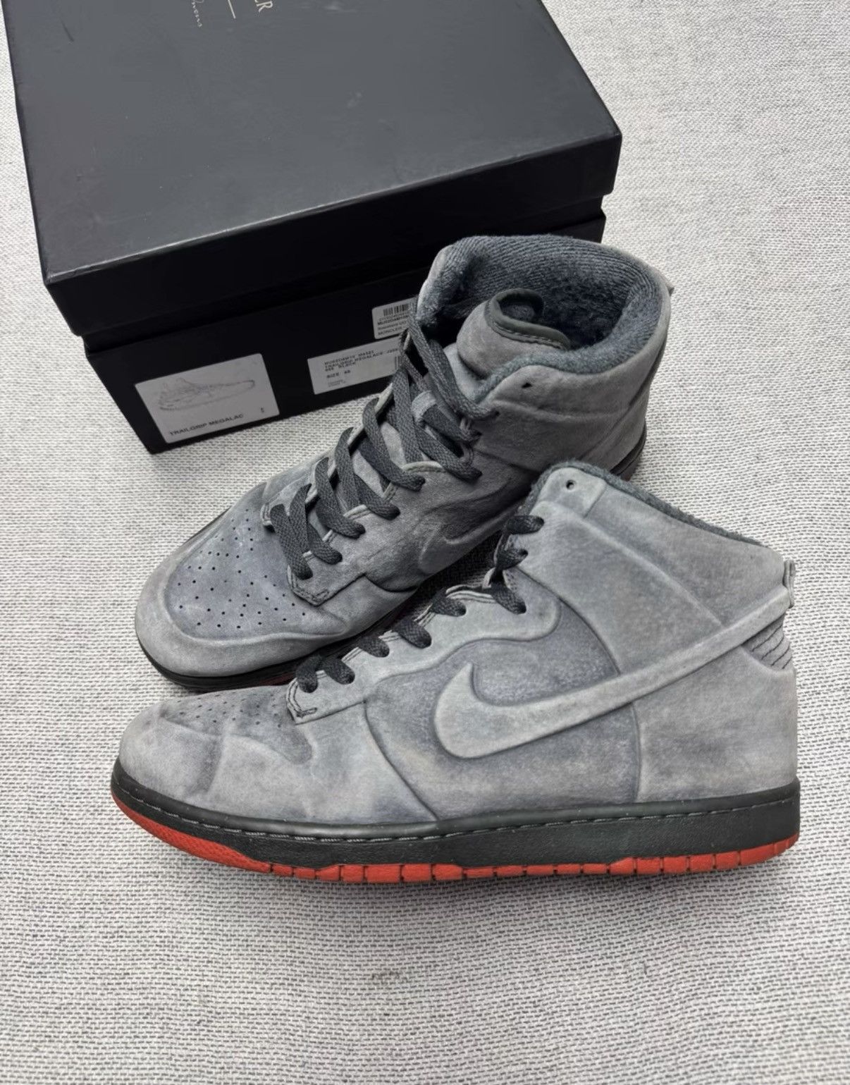 Nike Nike SB Dunk High Pigeon, Grey Suede K37 Size US 11 / EU 44 - 5 Thumbnail