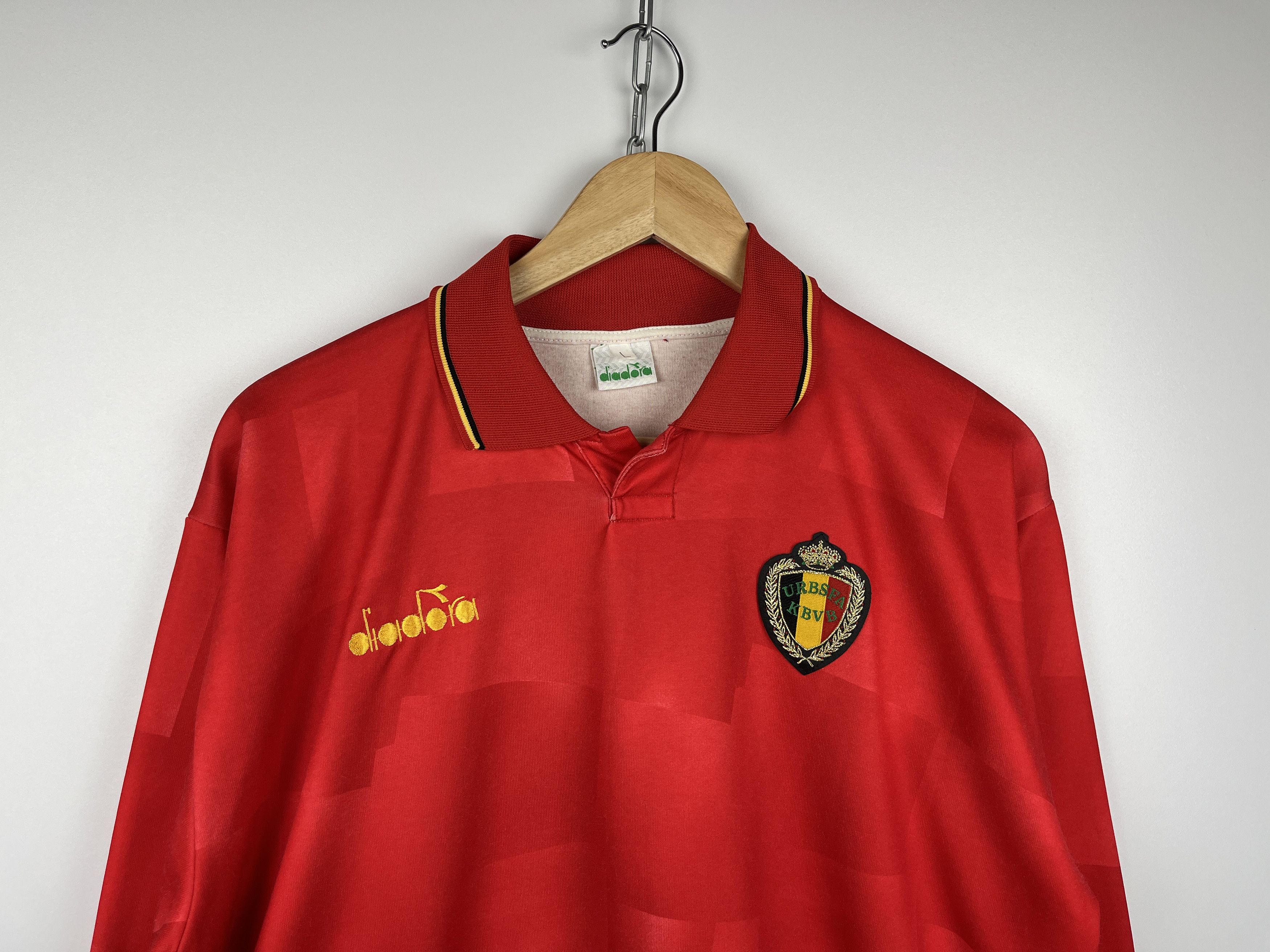 Diadora Vintage Diadora 1992-1994 Belgium Home # 6 Soccer Jersey Size US L / EU 52-54 / 3 - 3 Thumbnail