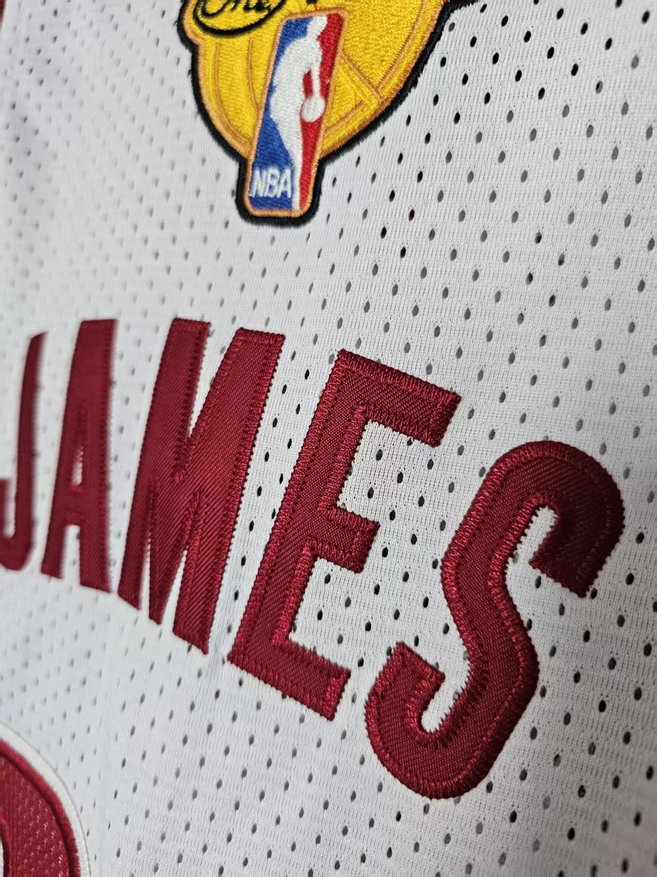 NBA LeBron James Jersey Cleveland Cavaliers 23 Double Stitched Size US XL / EU 56 / 4 - 5 Thumbnail