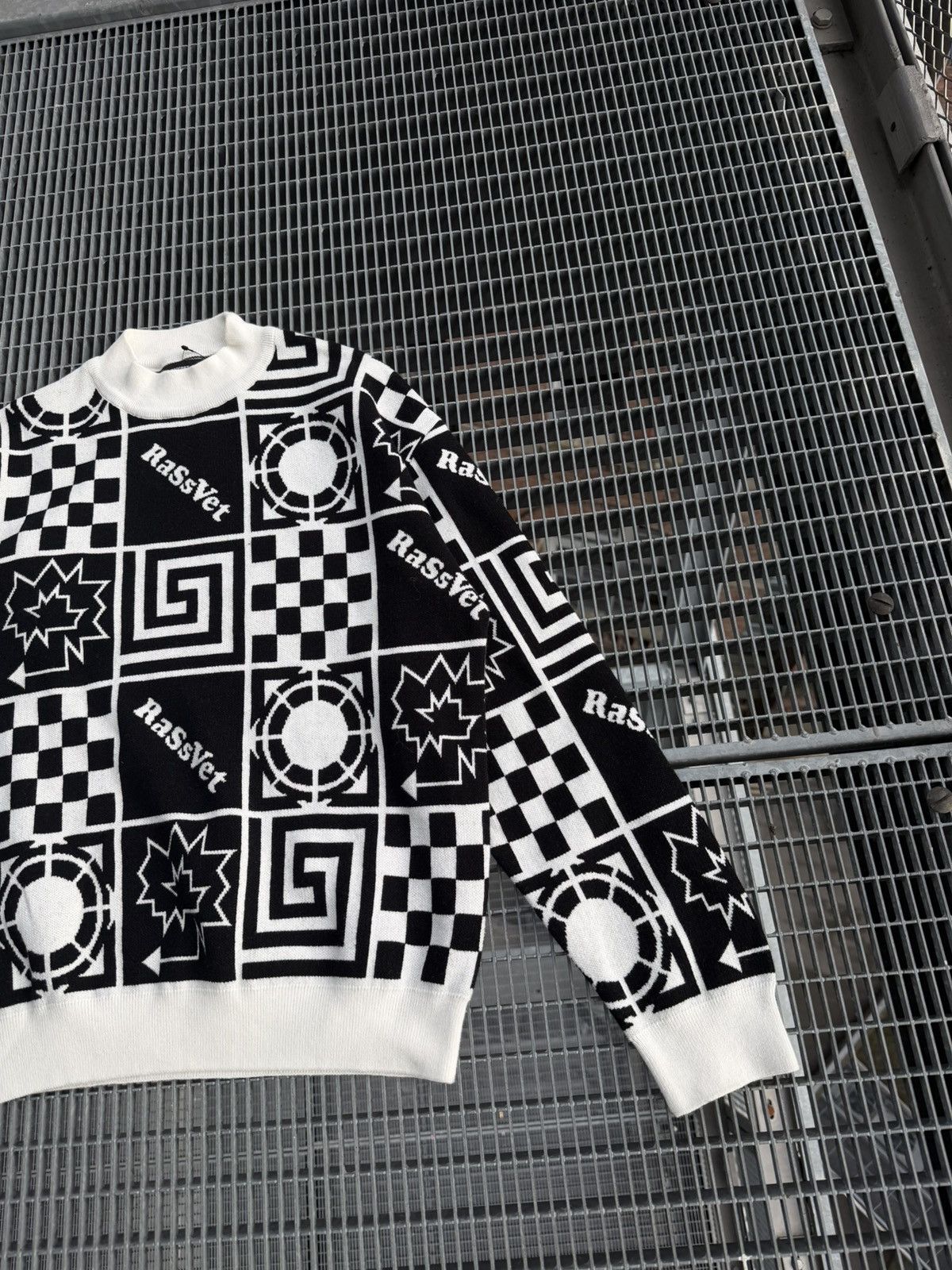 Gosha Rubchinskiy Gosha Rubchinskiy Rassvet Overprinted Wool Sweater Size US M / EU 48-50 / 2 - 2 Thumbnail