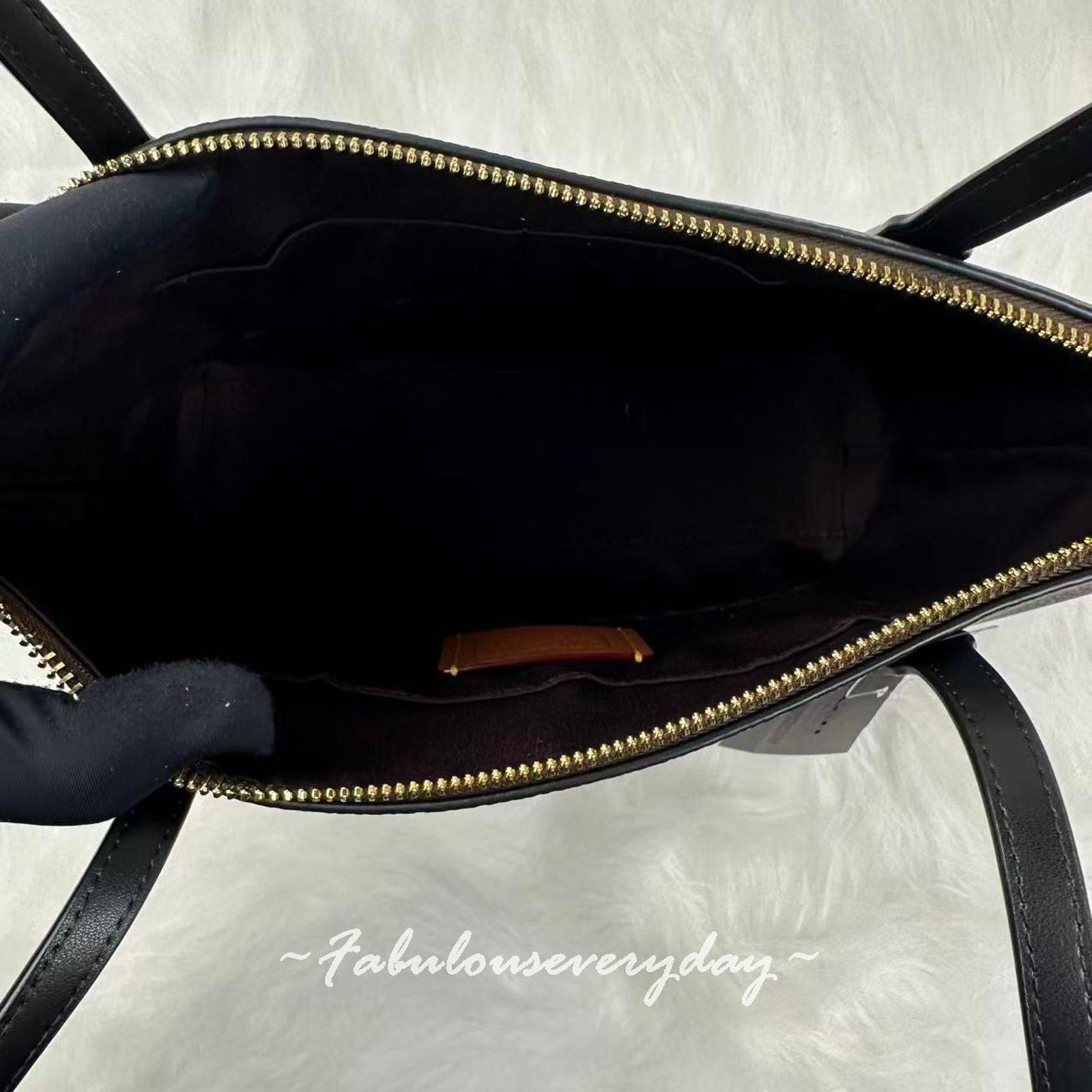 Coach Coach Fiona Zip Tote Signature Canvas/Gold/Walnut/Black Size ONE SIZE - 7 Thumbnail