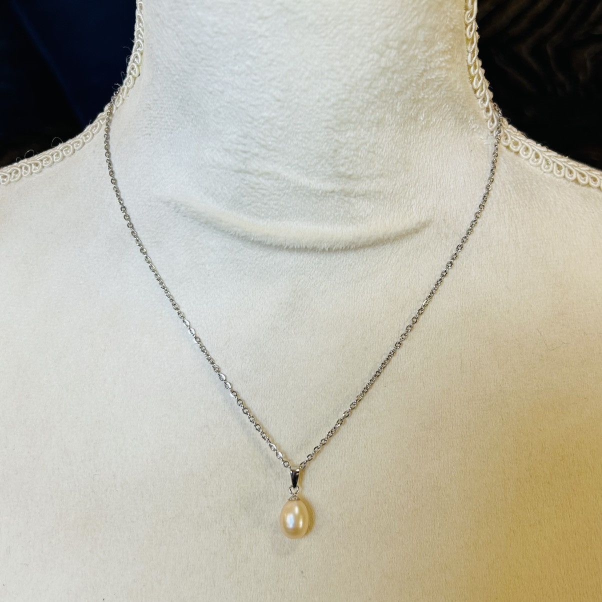 Handmade Handcrafted genuine fresh water pearl pendant necklace Size ONE SIZE - 5 Thumbnail