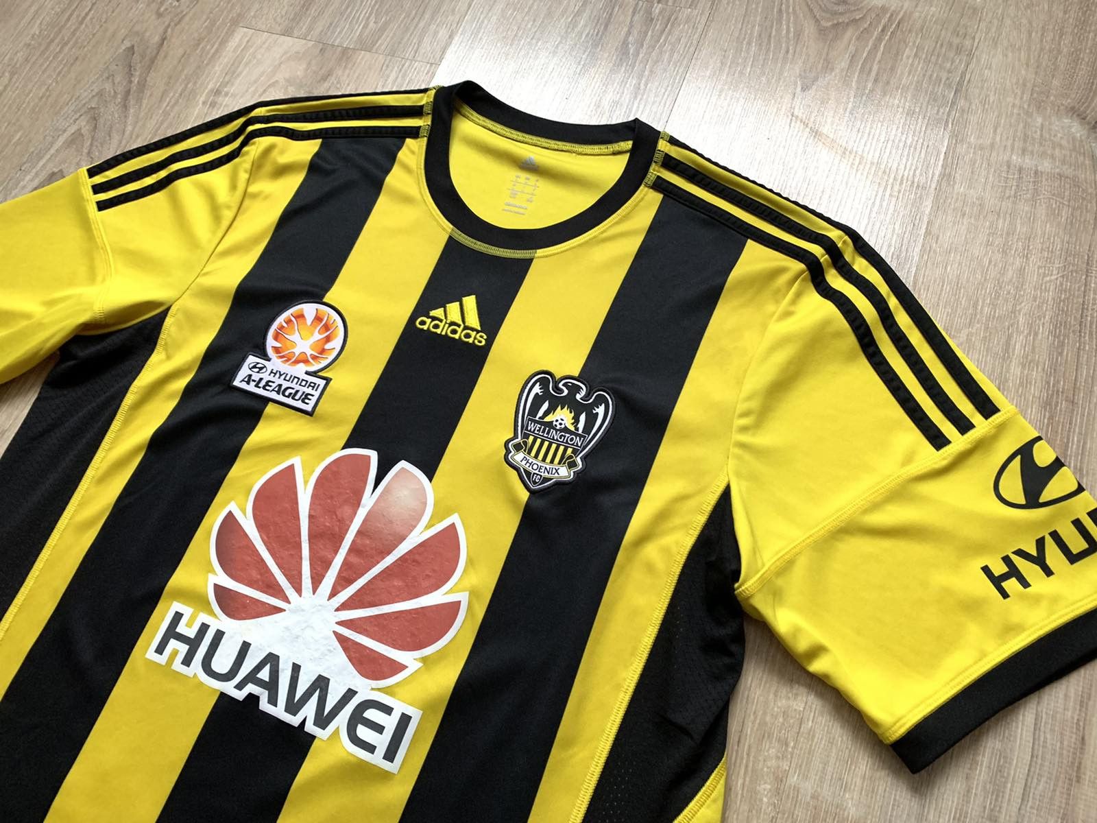 Adidas × Vintage Vintage Adidas Wellington Phoenix Home Shirt 2016-2017 Size US L / EU 52-54 / 3 - 3 Thumbnail