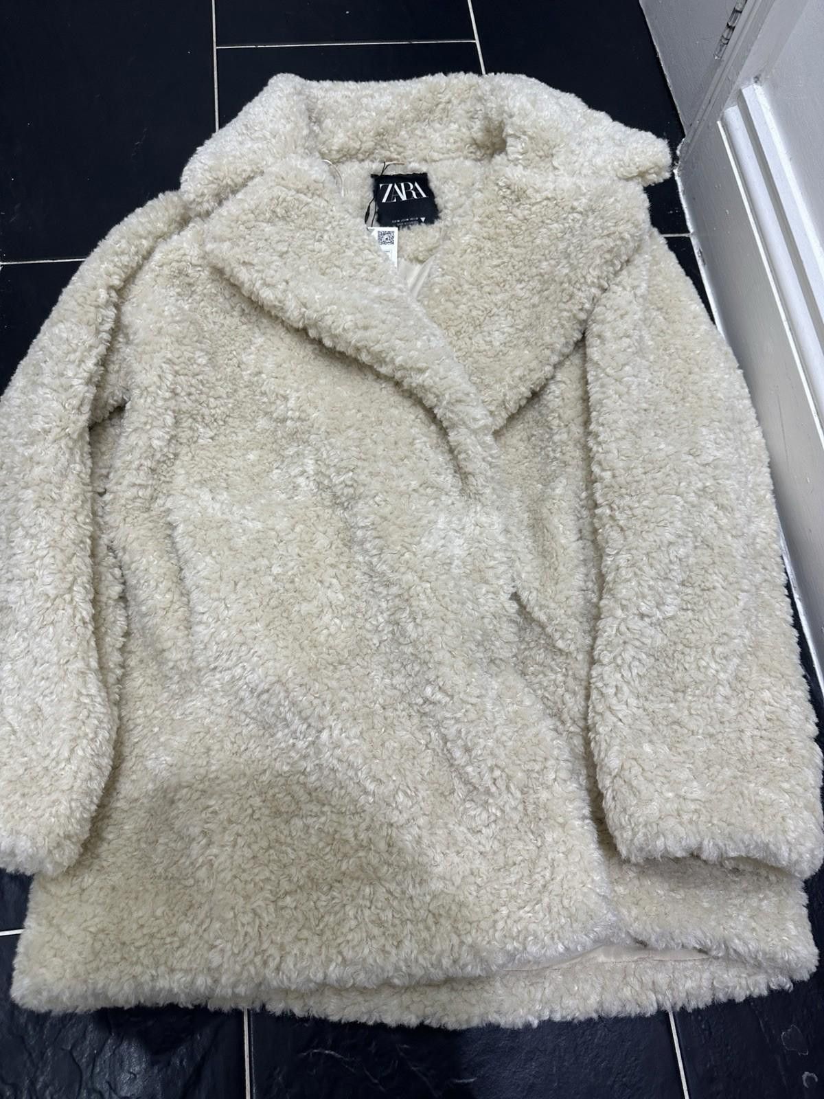 Zara ZARA Teddy bear Faux Fur coat BNWT Size M / US 6-8 / IT 42-44 - 1 Thumbnail