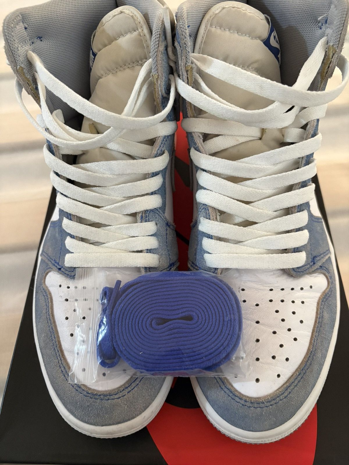 Jordan Brand Jordan 1 Retro High OG “Hyper Royal” Size US 10 / EU 43 - 12 Thumbnail