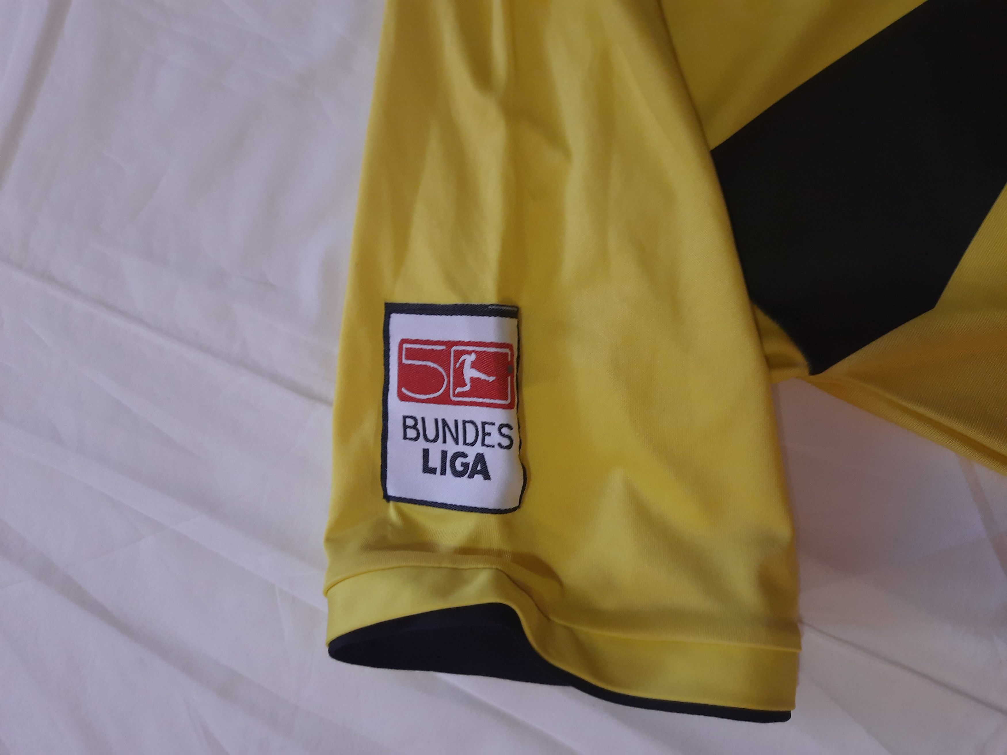 Other Borussia Dortmund Mats Hummels Soccer Jersey Size US M / EU 48-50 / 2 - 5 Thumbnail
