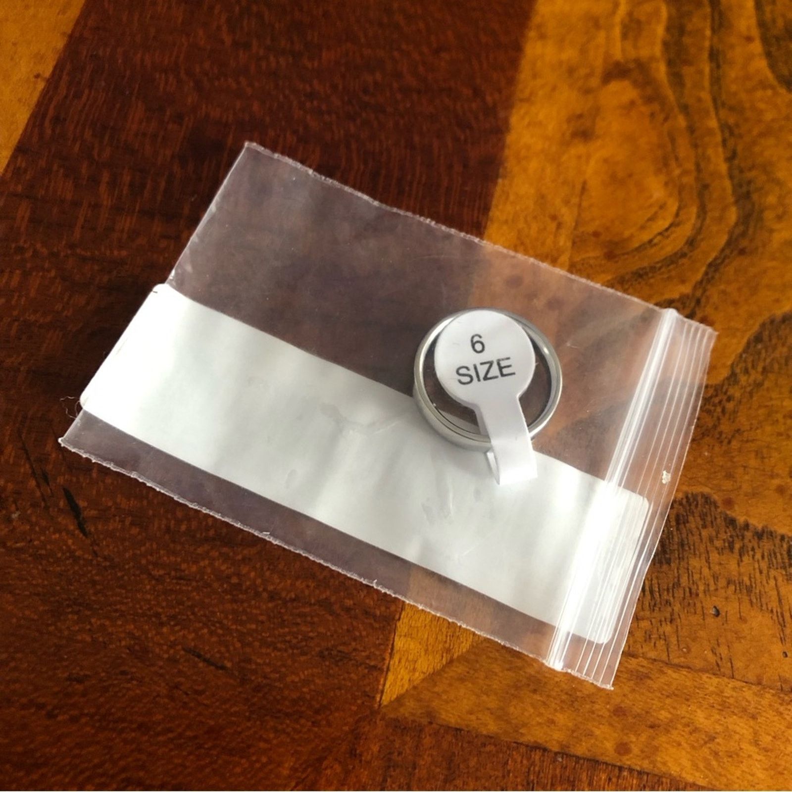 Jewelry Ladies solid 925 sterling silver 4mm classic dome band NWT 6 Size ONE SIZE - 6 Thumbnail
