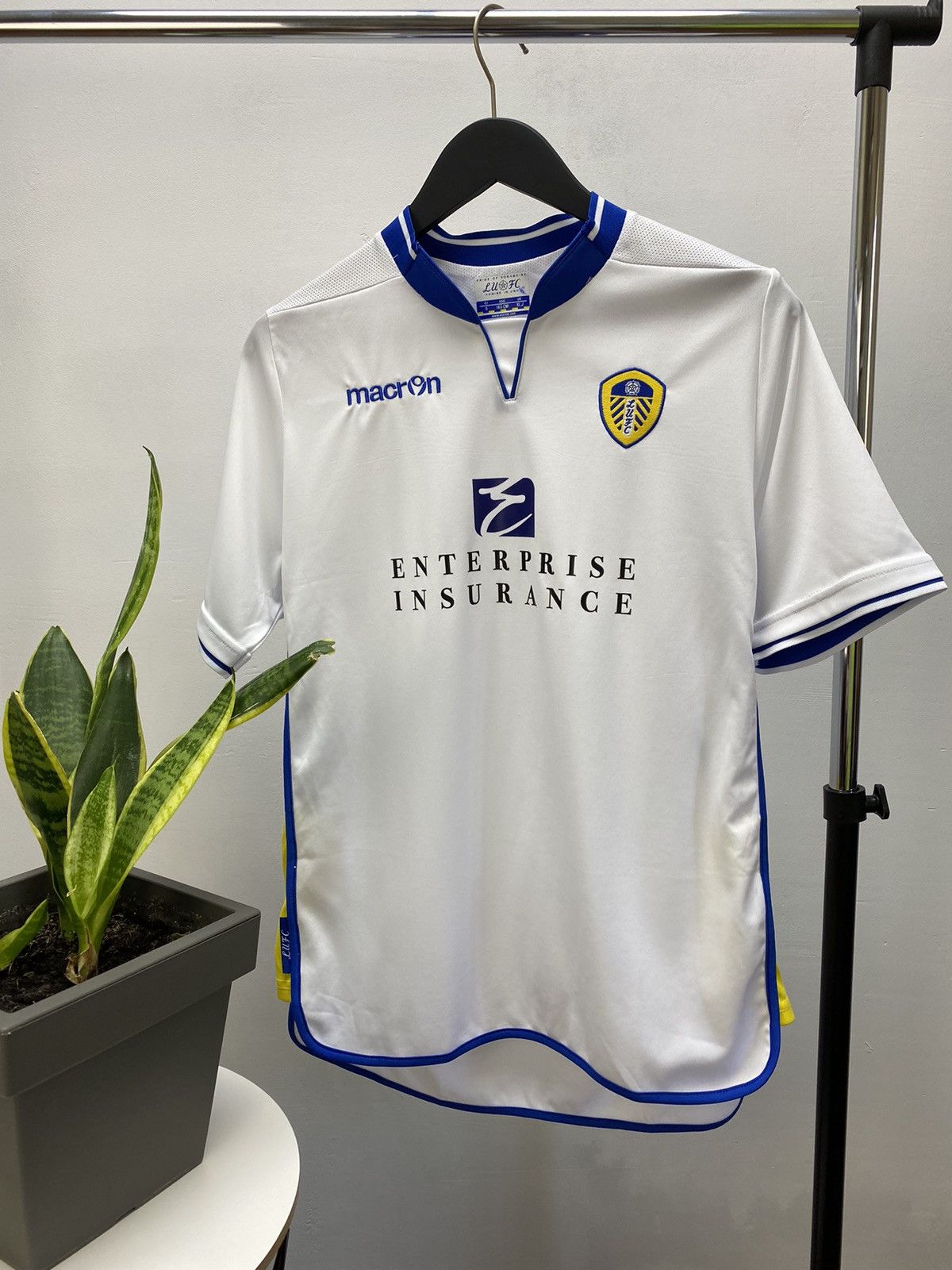 Macron × Vintage Leeds United 2013 2014 Home Soccer Jersey Size US S / EU 44-46 / 1 - 1 Thumbnail