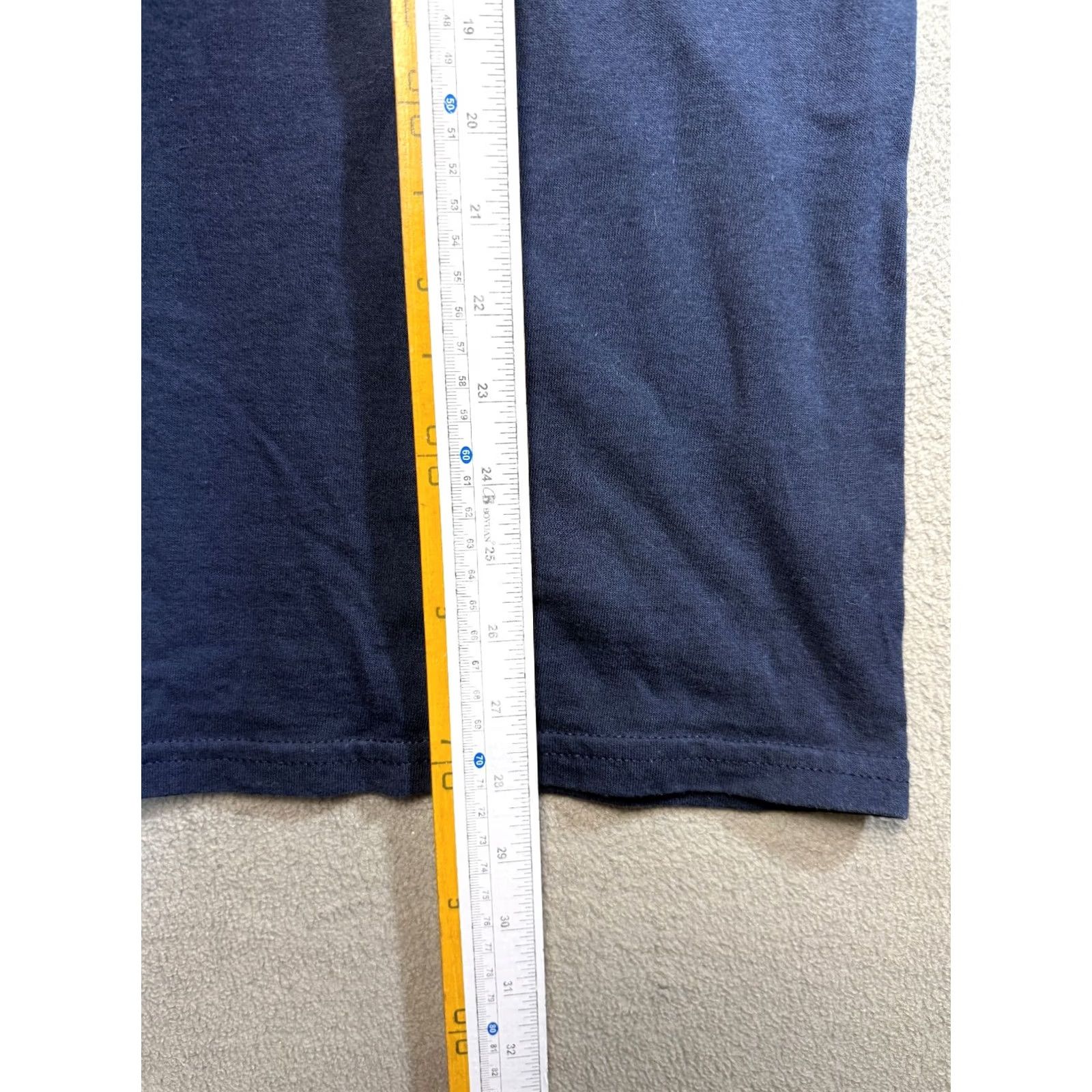 Gildan Roger Waters The Dark side of the Moon Live 2006 Tour shirt Blue mens size L Size US L / EU 52-54 / 3 - 3 Thumbnail