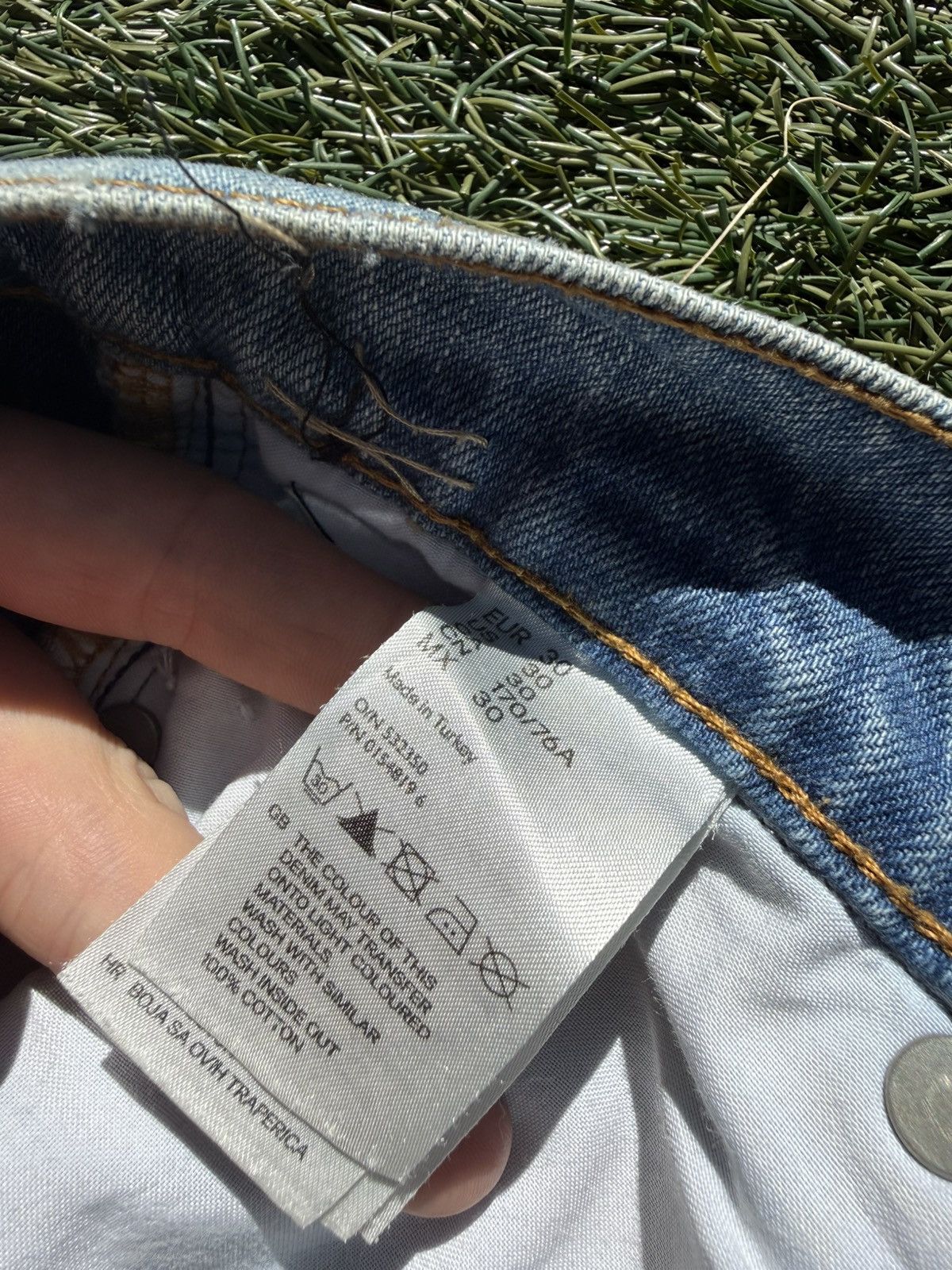H&M × Maison Margiela Maison Margiela H&M Men's Reverse Denim Inside-Out Jeans Size US 30 / EU 46 - 7 Thumbnail