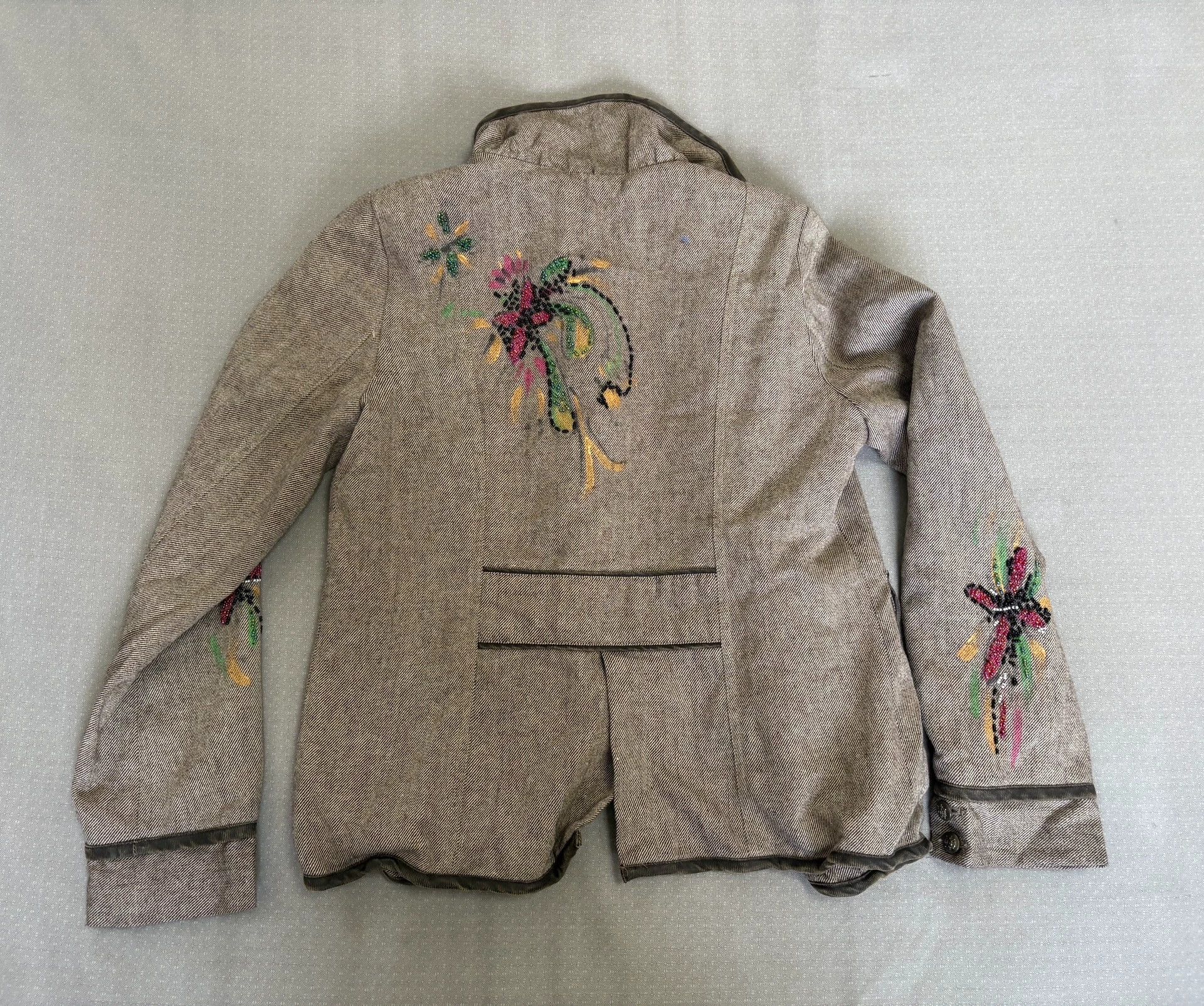 Roberto Cavalli Roberto Cavalli Vintage Beaded Embroidery Jacket Size XS / US 0-2 / IT 36-38 - 7 Thumbnail