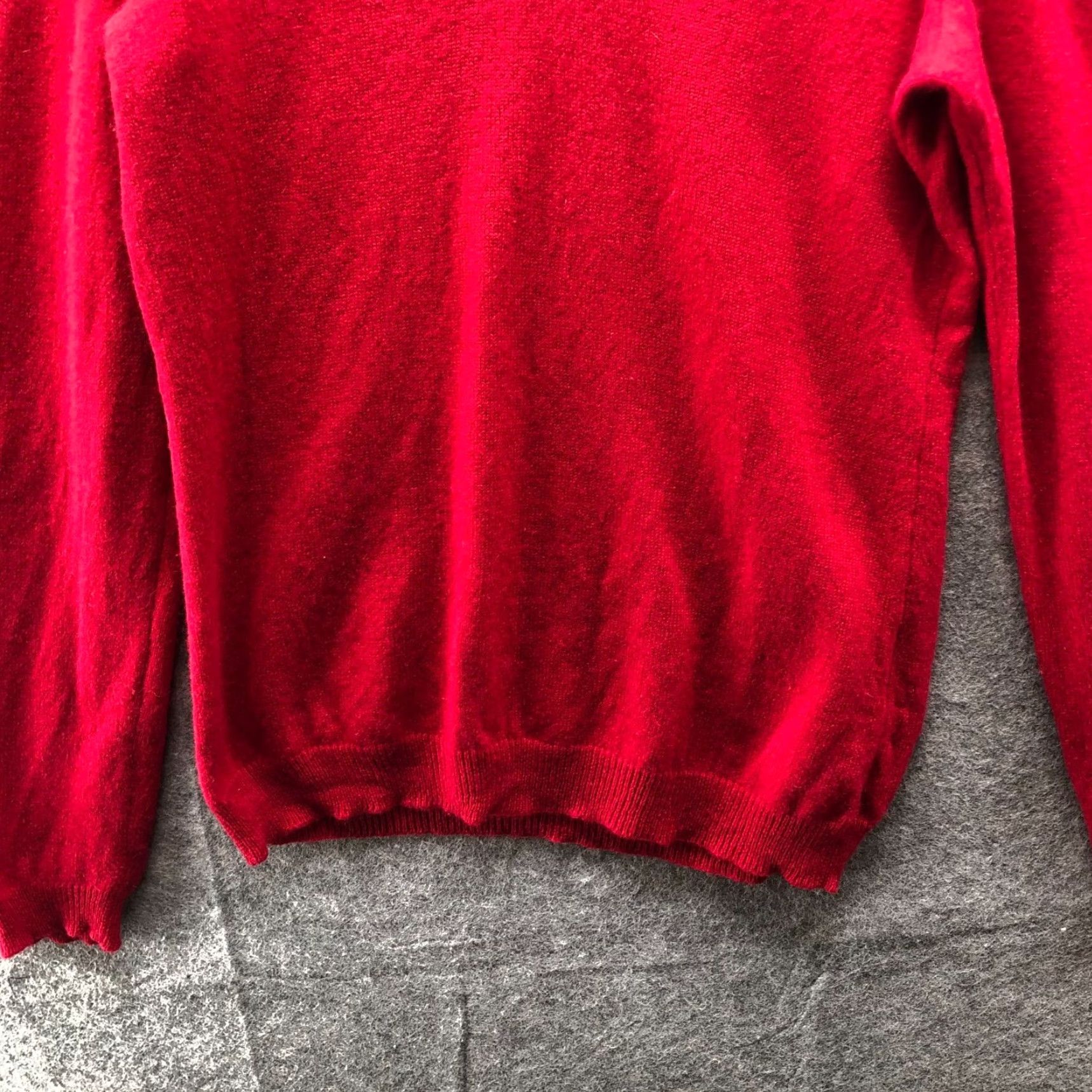 Bloomingdale's VINTAGE? No. C By Bloomingdales 100% Cashmere Sweater Womens L Red V-Neck Pullover Size L / US 10 / IT 46 - 4 Thumbnail