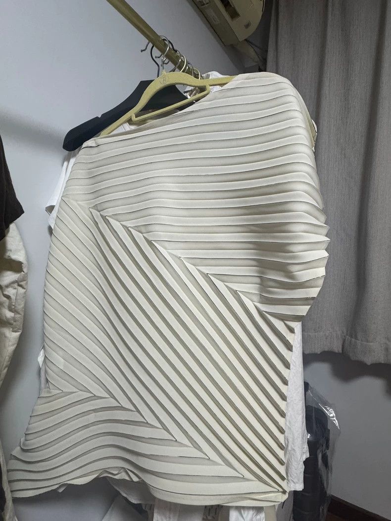 Issey Miyake Issey Miyake size:2 Origami series white top Size XS / US 0-2 / IT 36-38 - 4 Thumbnail