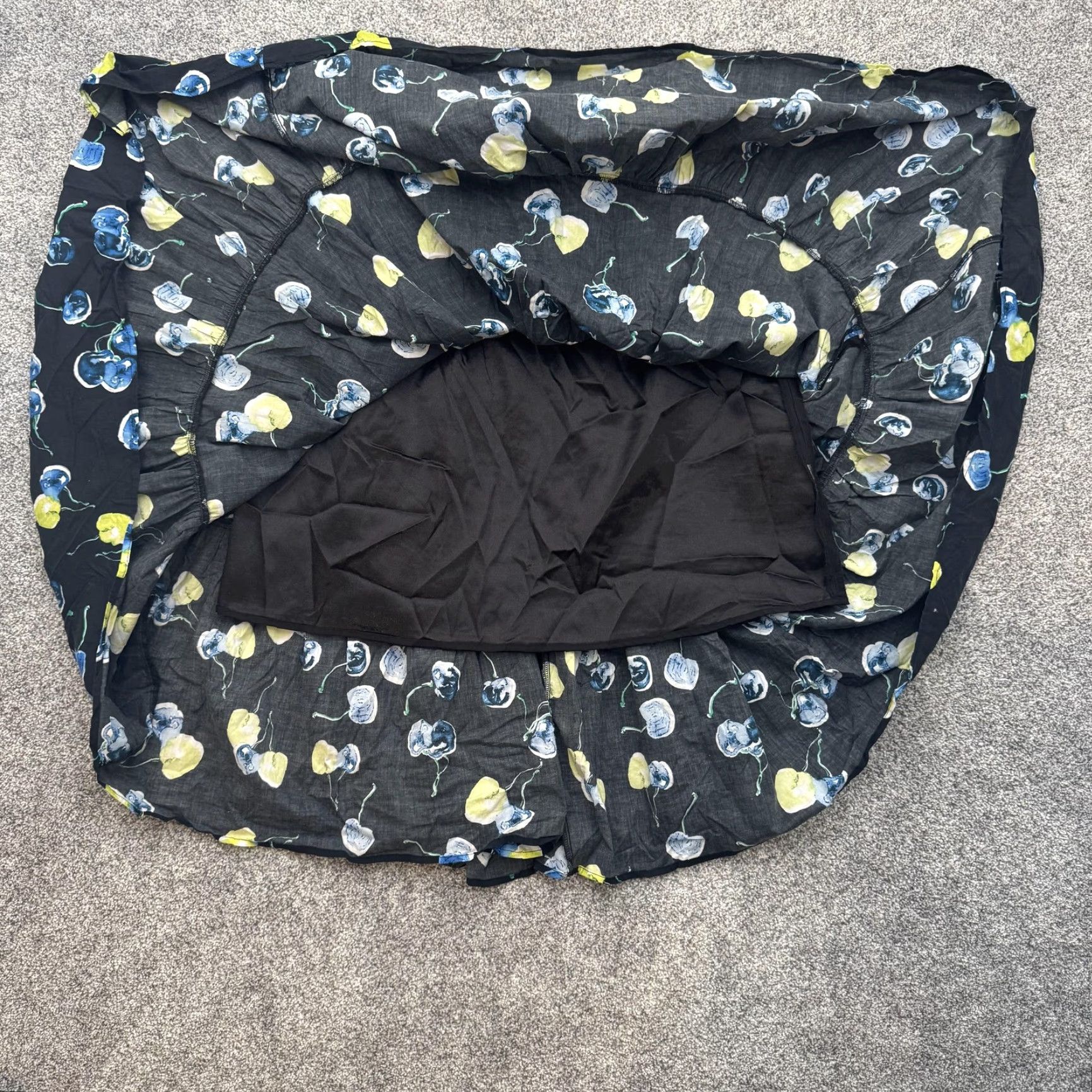 Vintage Eva Franco Skirt Womens 8 Black Blue Yellow Cherry Print Midi Lined Cotton Size 30" / US 8 / IT 44 - 5 Thumbnail