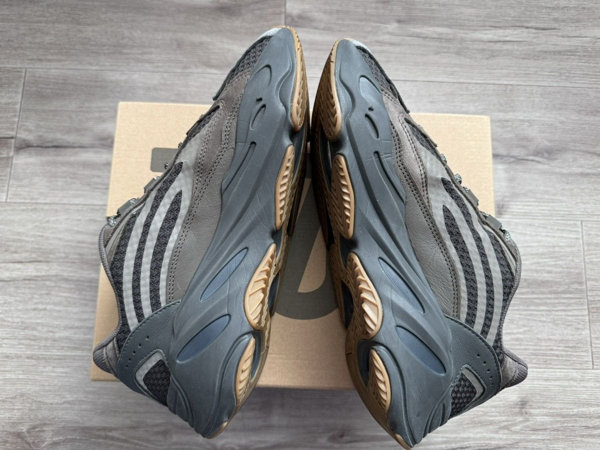 Adidas × Yeezy Yeezy Boost 700 V2 men size 9.5 Size US 9.5 / EU 42-43 - 6 Thumbnail
