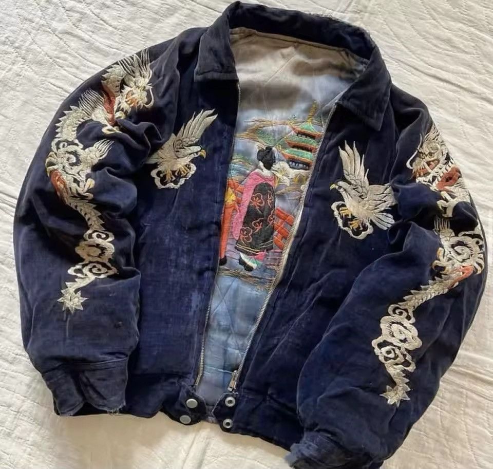 Vintage Sukajan Japanise Velvet Eagle & Dragon Embroidery jacket Size US L / EU 52-54 / 3 - 1 Thumbnail
