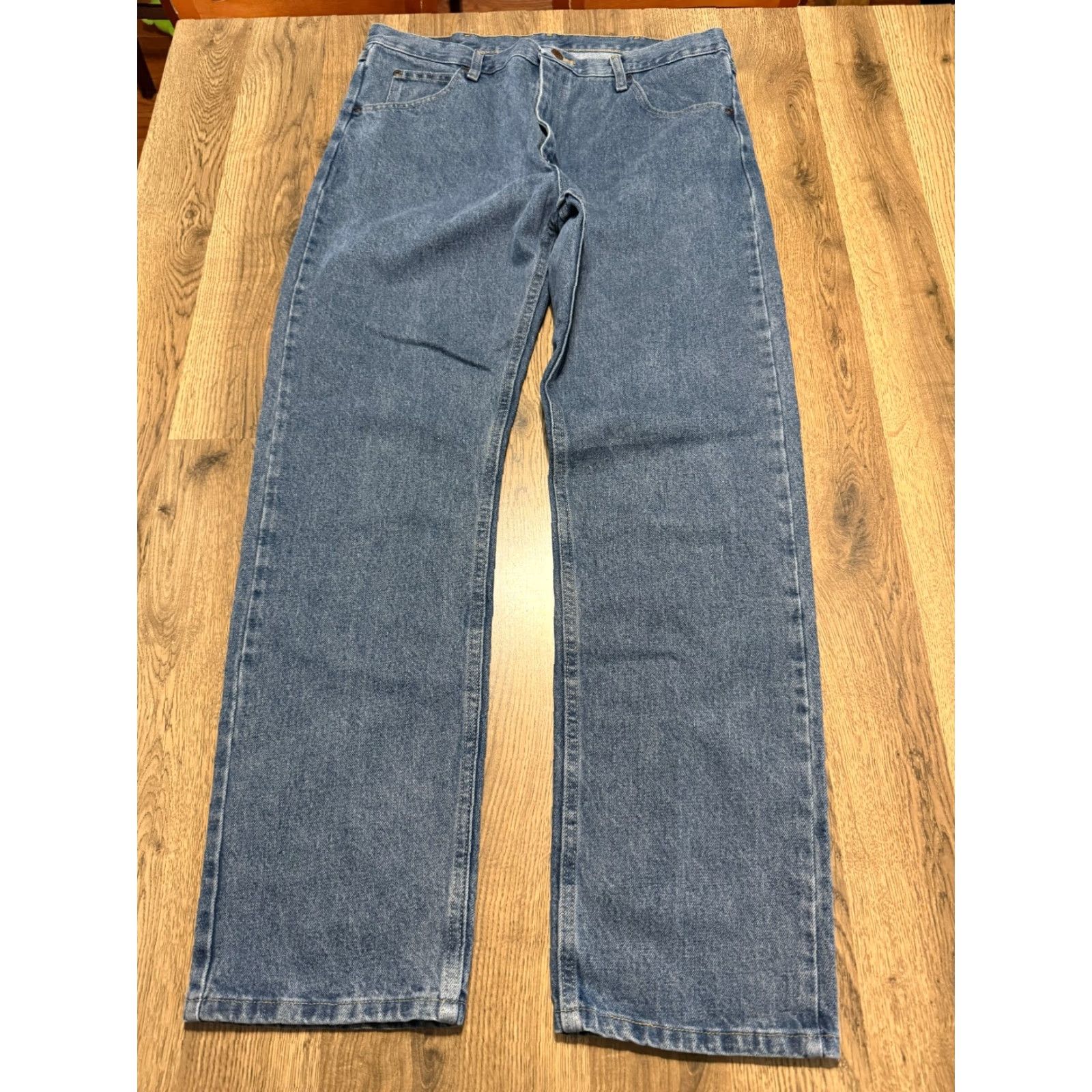 Wrangler Wrangler Jeans Men's 36x32 Blue Denim Straight Leg Pockets Medium Wash Shirt? Size US 36 / EU 52 - 2 Thumbnail