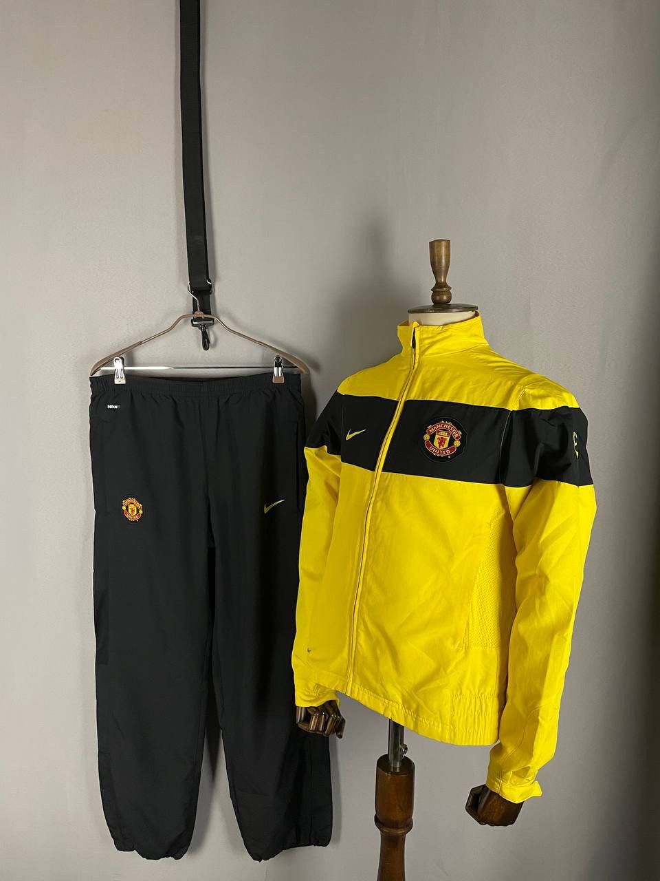 Nike Nike Tracksuit Pants Jacket Manchester United 2009 Size US M / EU 48-50 / 2 - 1 Thumbnail