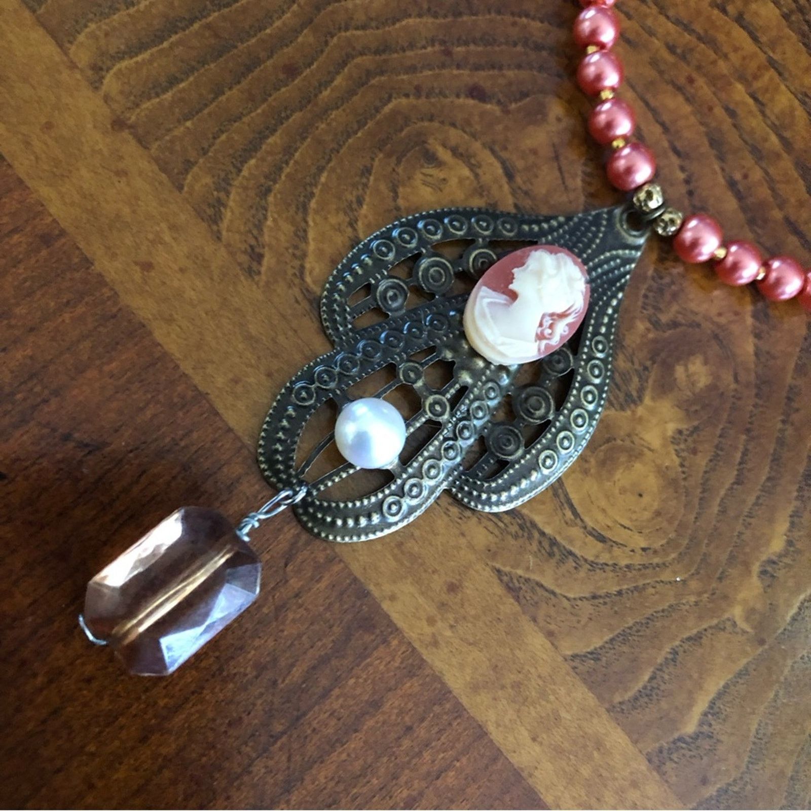 Handmade Handcrafted repurpose elegant lady cameo Pearl necklace Size ONE SIZE - 9 Thumbnail