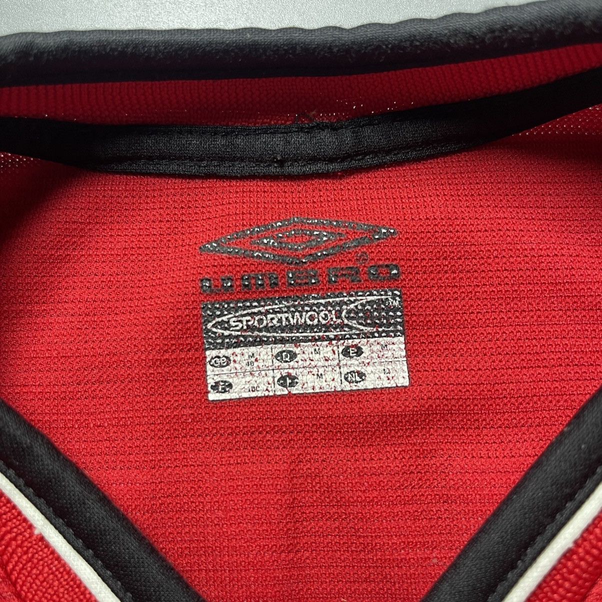 Vintage MAN UNITED UMBRO 2000/2001 FOOTBALL HOME JERSEY #7 BECKHAM Size US M / EU 48-50 / 2 - 9 Thumbnail