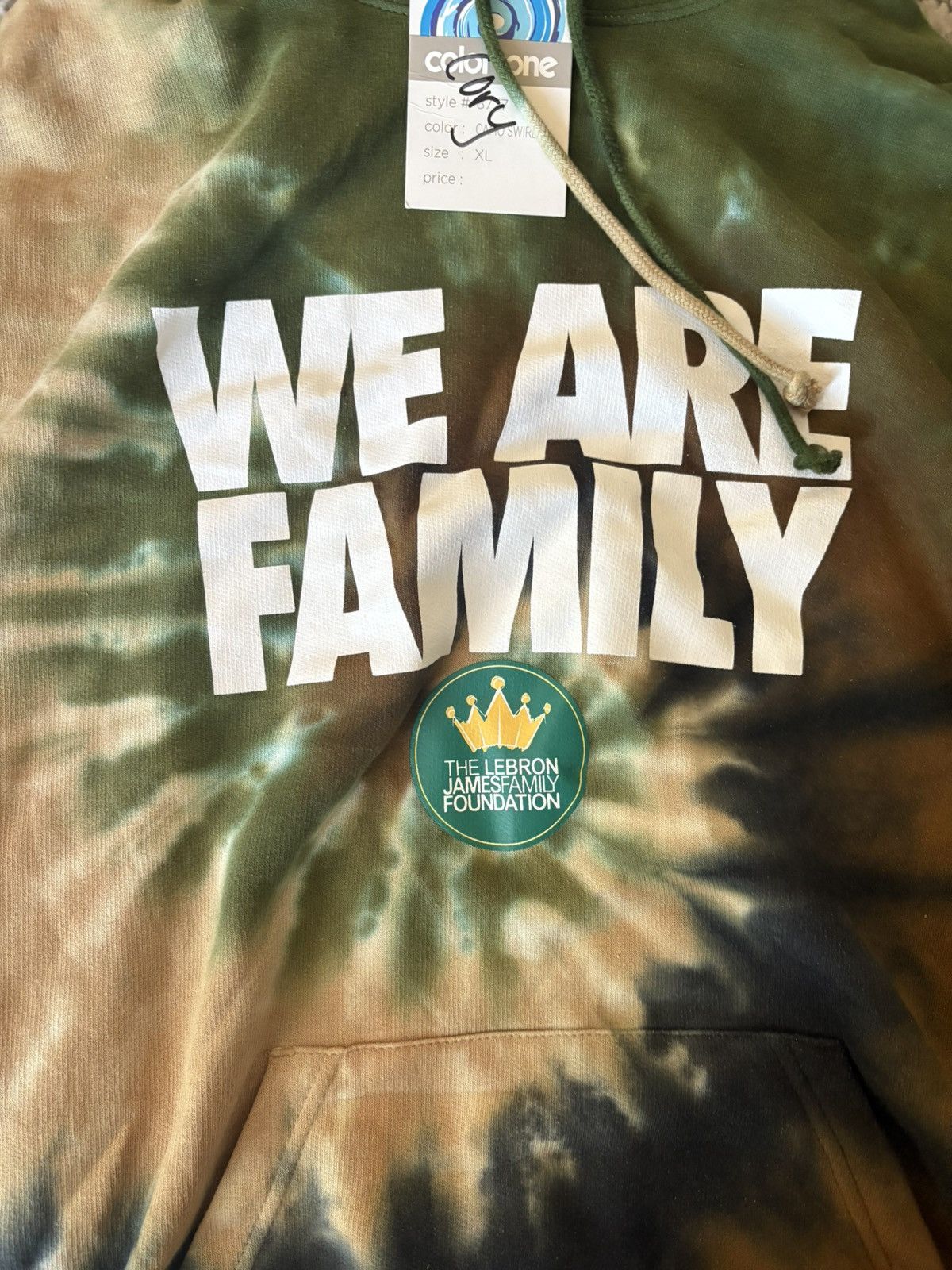 Other Lebron James Foundation hoodie Size US XL / EU 56 / 4 - 2 Thumbnail