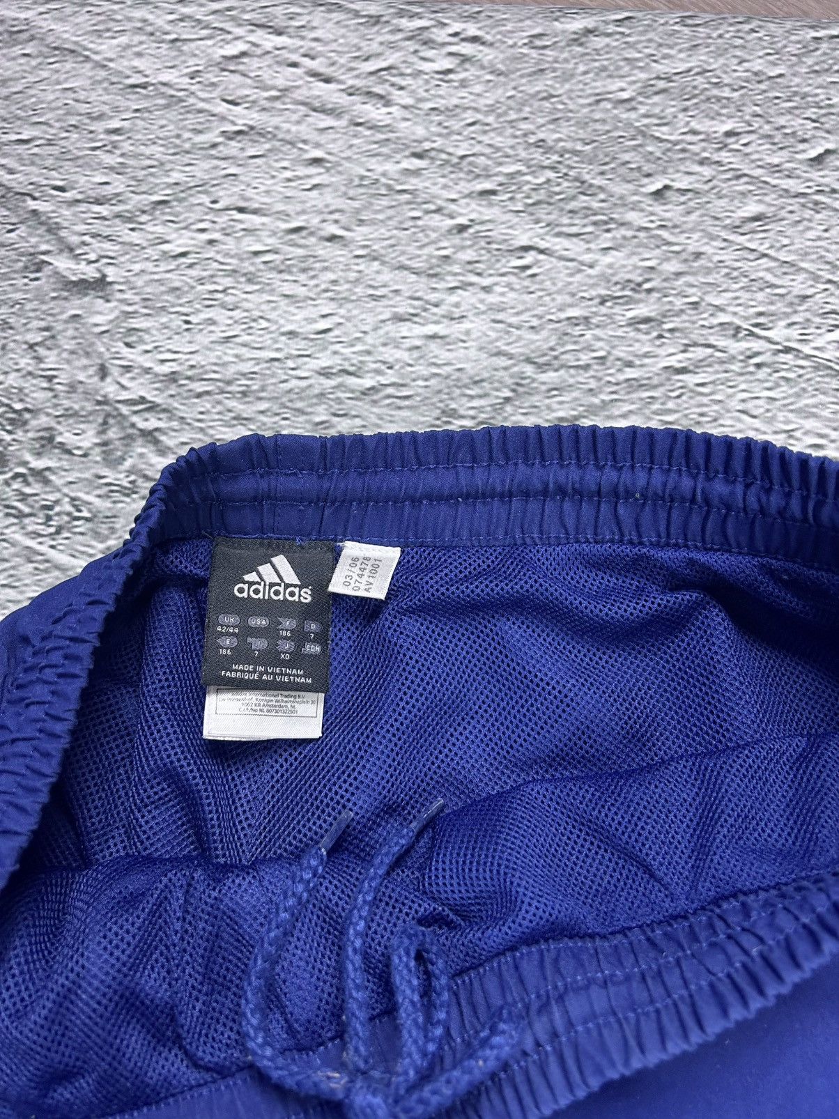 Adidas Adidas vintage navy blue nylon track pants drill Y2K Size US 32 / EU 48 - 3 Thumbnail