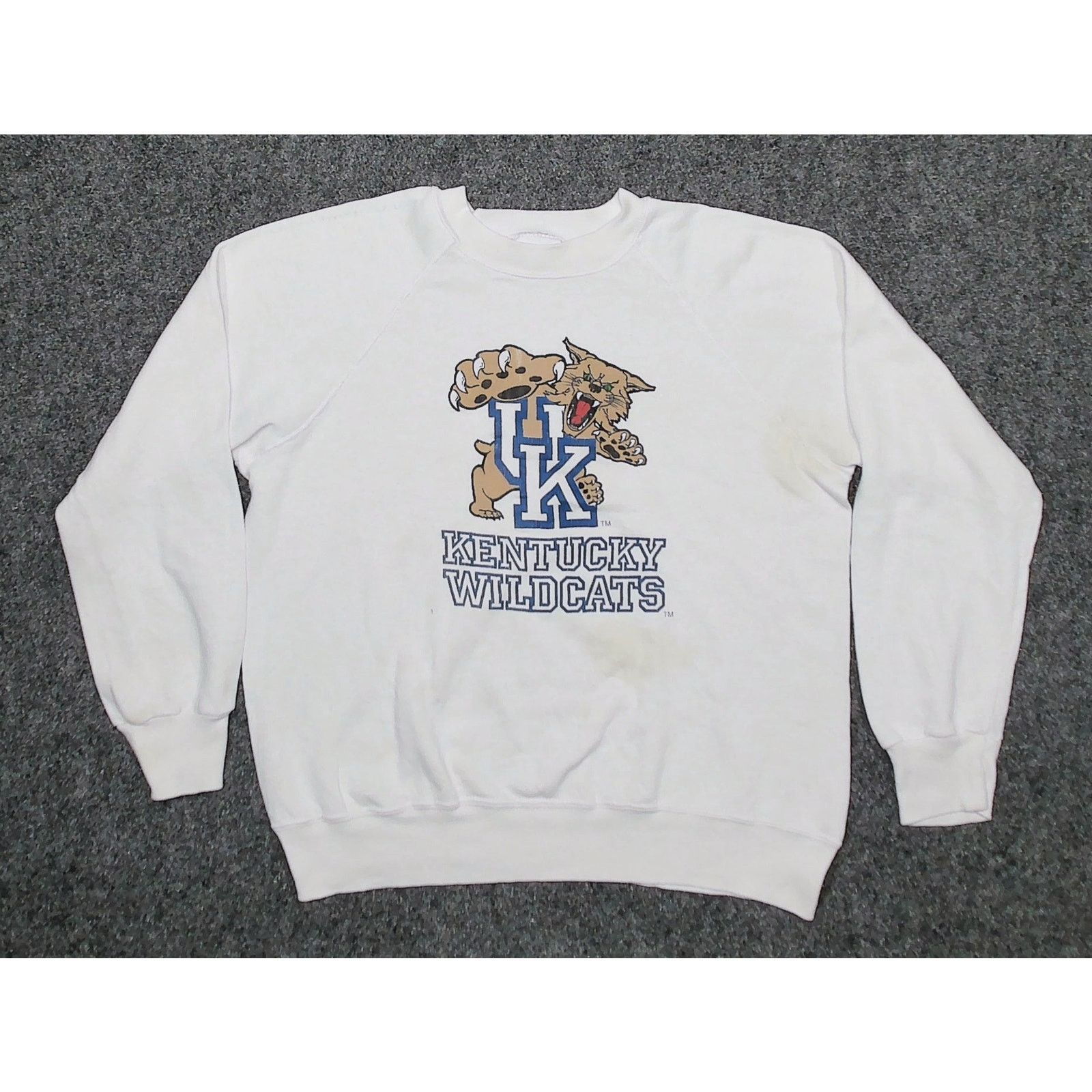 Vintage Vintage 1980s Kentucky Wildcats Thrashed Boxy Sweatshirt Size US L / EU 52-54 / 3 - 3 Thumbnail