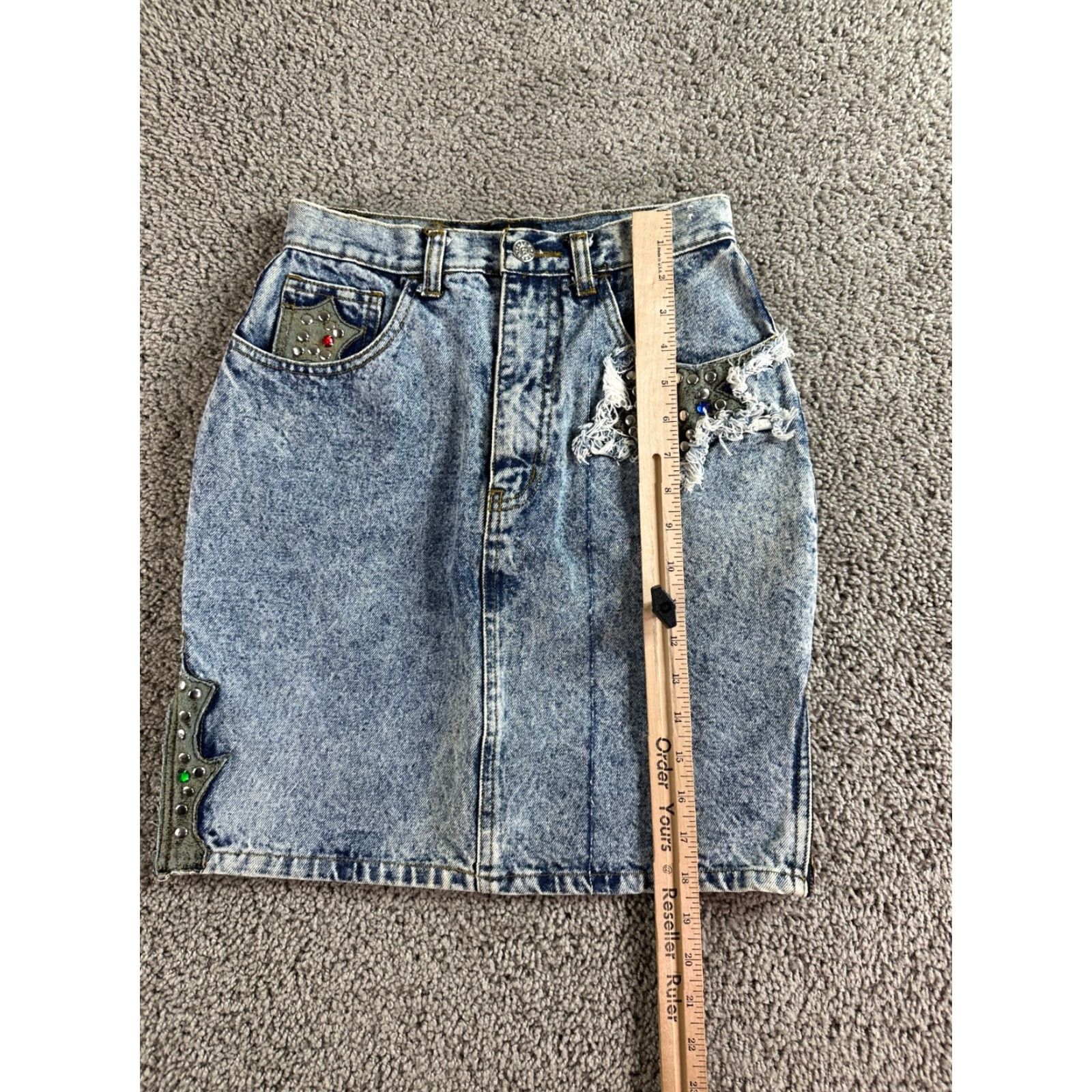 Denime VINTAGE Dakota Blue Skirt Womens 7 Denim Studded Grunge Straight & Pencil Casual Skirt Blues Womens 7 Grunge 90s Size 28" / US 6 / IT 42 - 6 Thumbnail