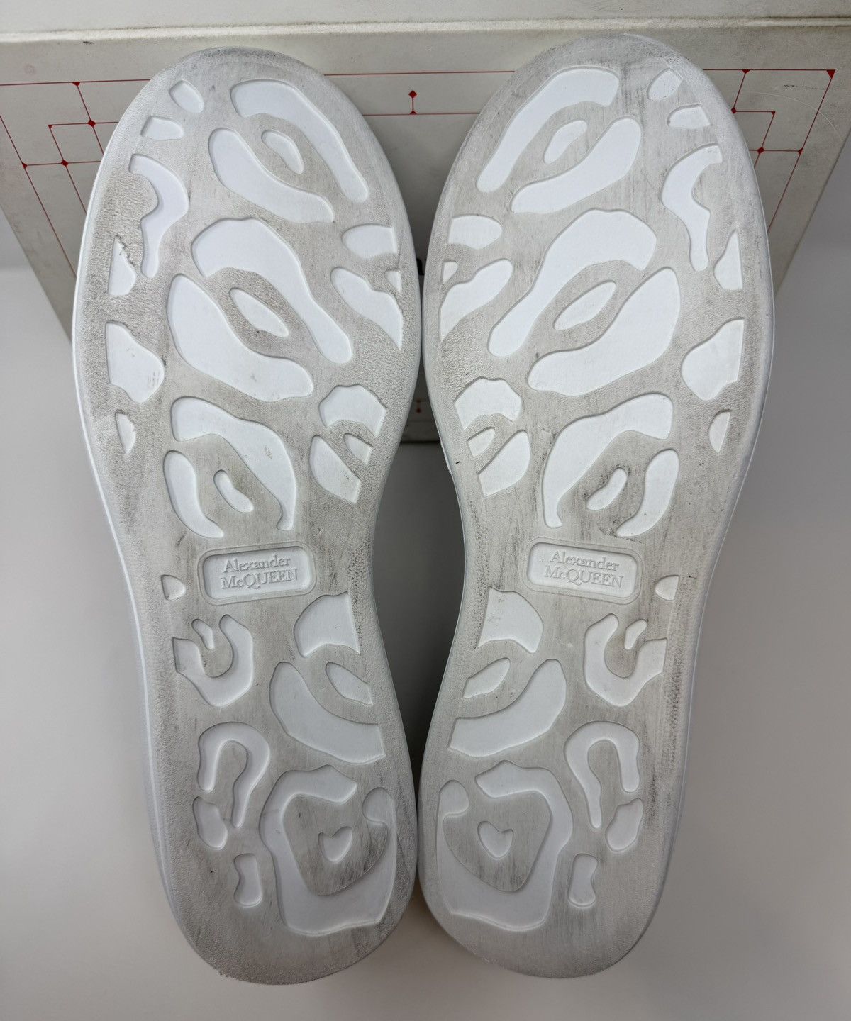 Alexander McQueen Alexander McQueen Oversized Sneaker Black/White Size US 14 / EU 47 - 6 Thumbnail