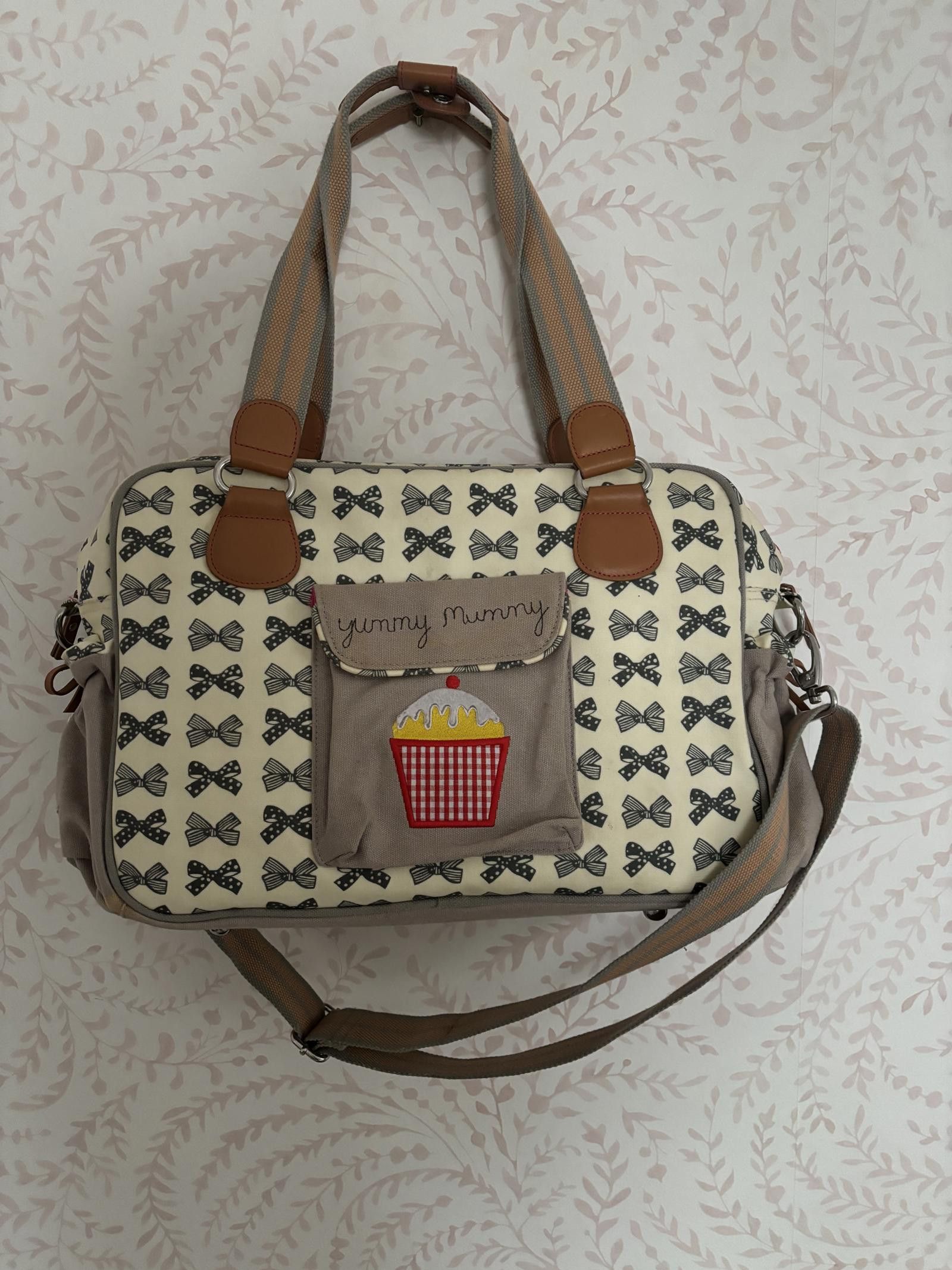 Designer NWOT Yummy Mummy Stylish Diaper Bag Size ONE SIZE - 1 Thumbnail